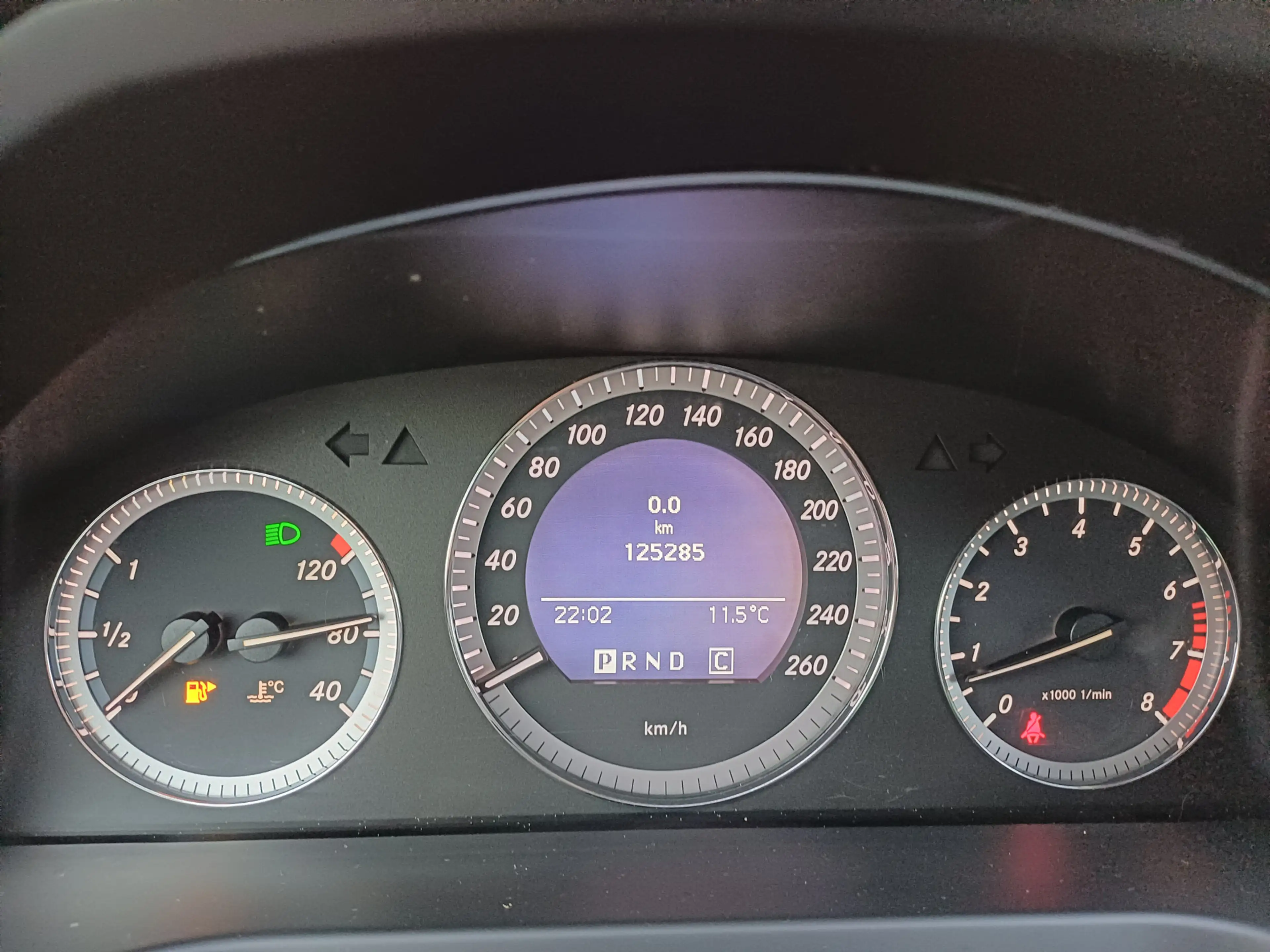 Mercedes-Benz C 350 CGI BlueEFFICIENCY Elegance — photo 44