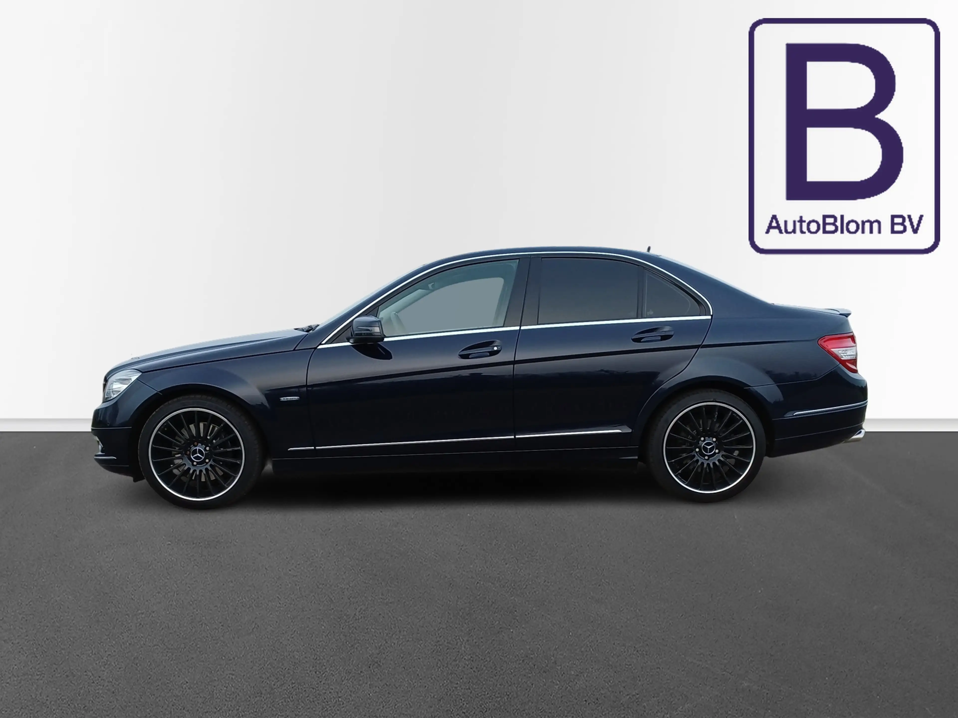 Mercedes-Benz C 350 CGI BlueEFFICIENCY Elegance — photo 10