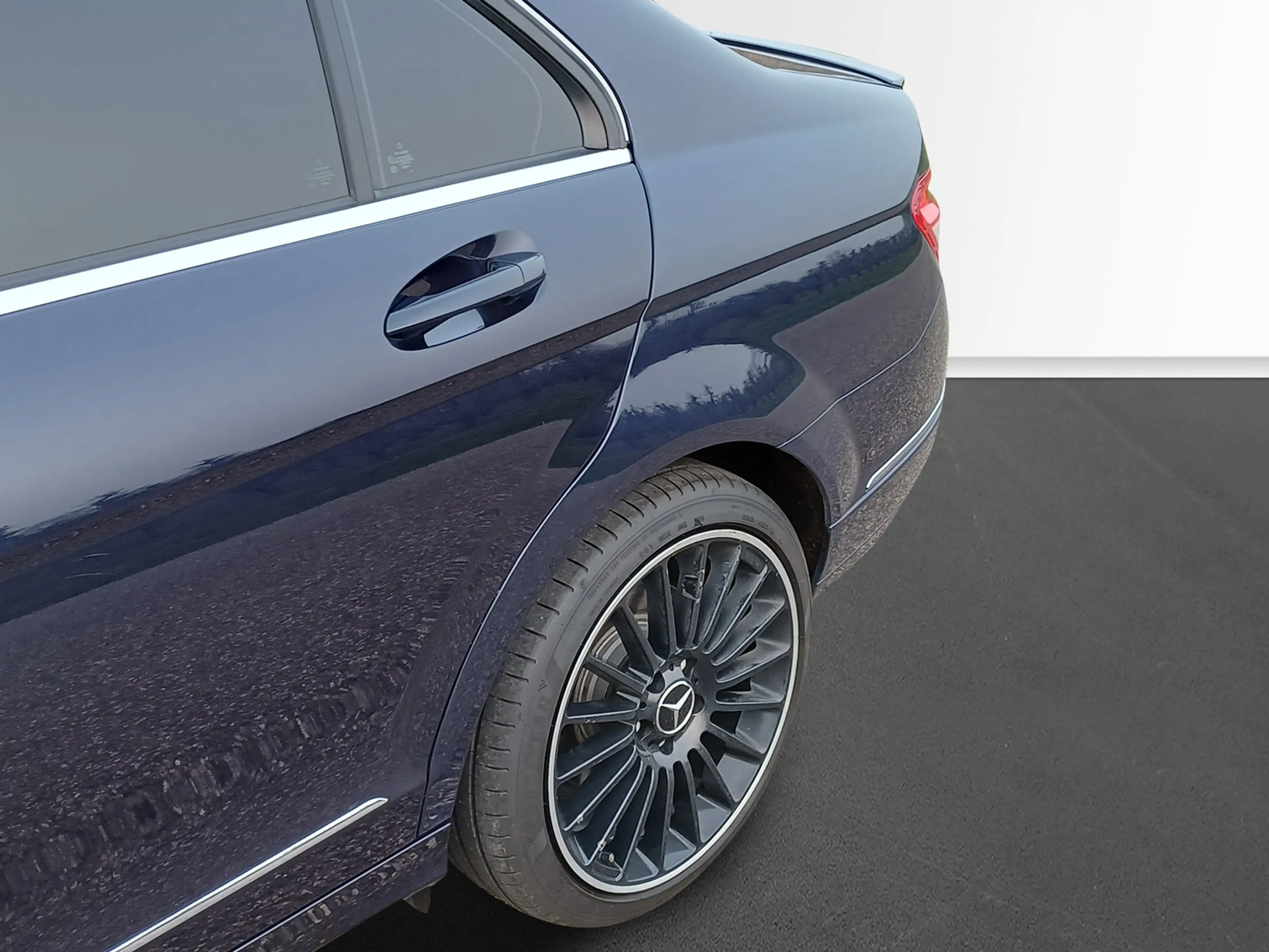Mercedes-Benz C 350 CGI BlueEFFICIENCY Elegance — photo 15