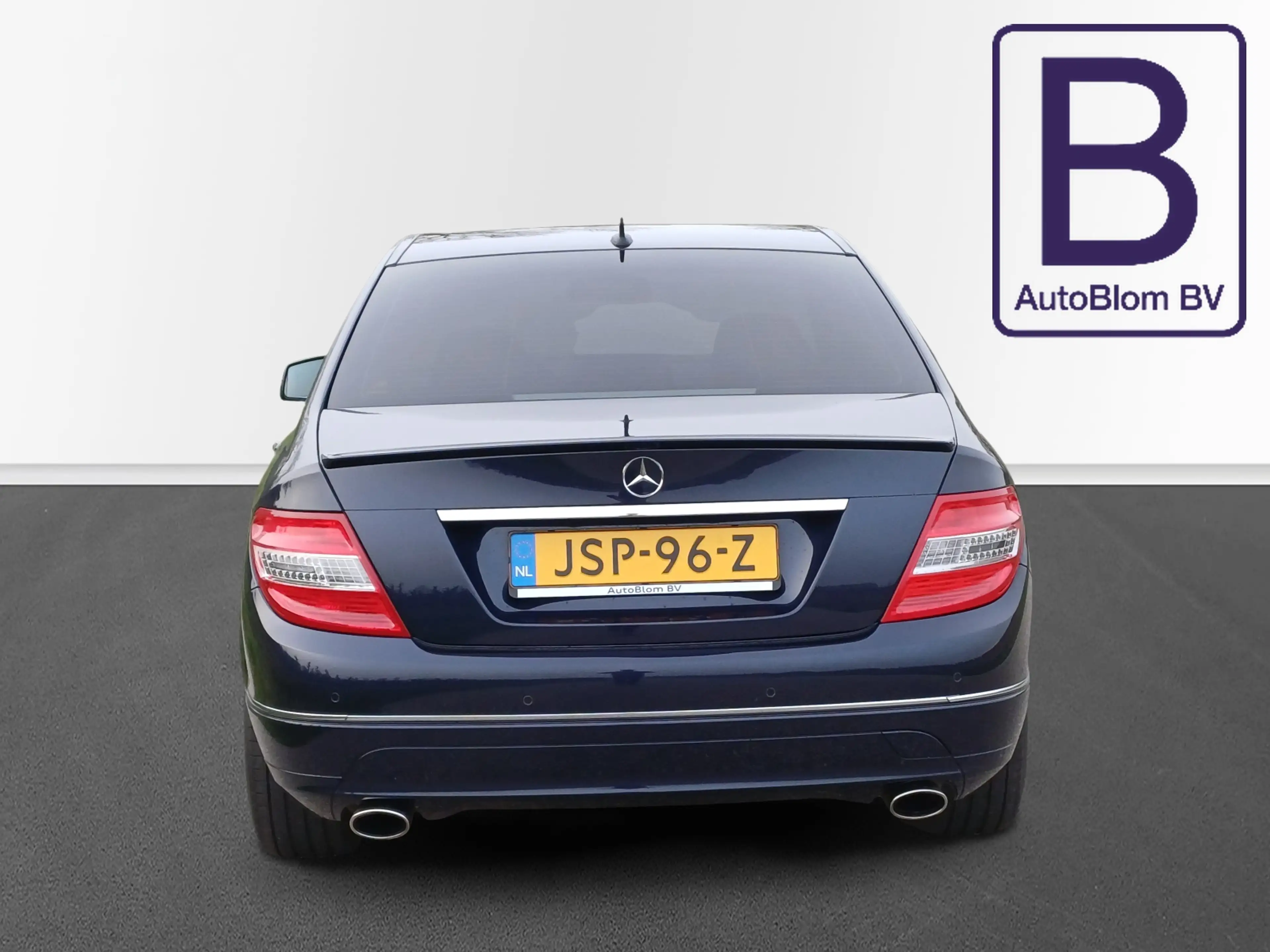 Mercedes-Benz C 350 CGI BlueEFFICIENCY Elegance — photo 8