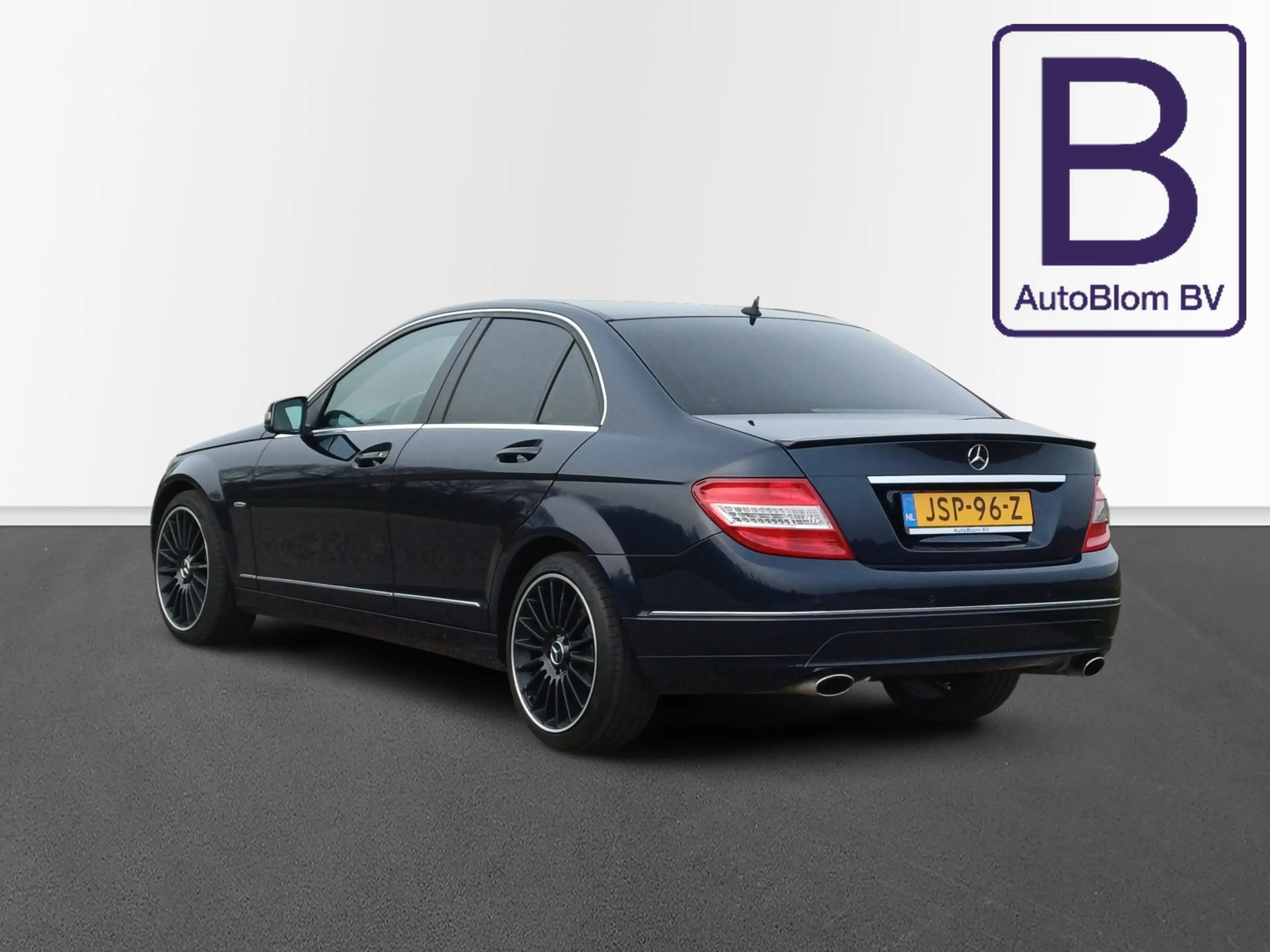 Mercedes-Benz C 350 CGI BlueEFFICIENCY Elegance — photo 9