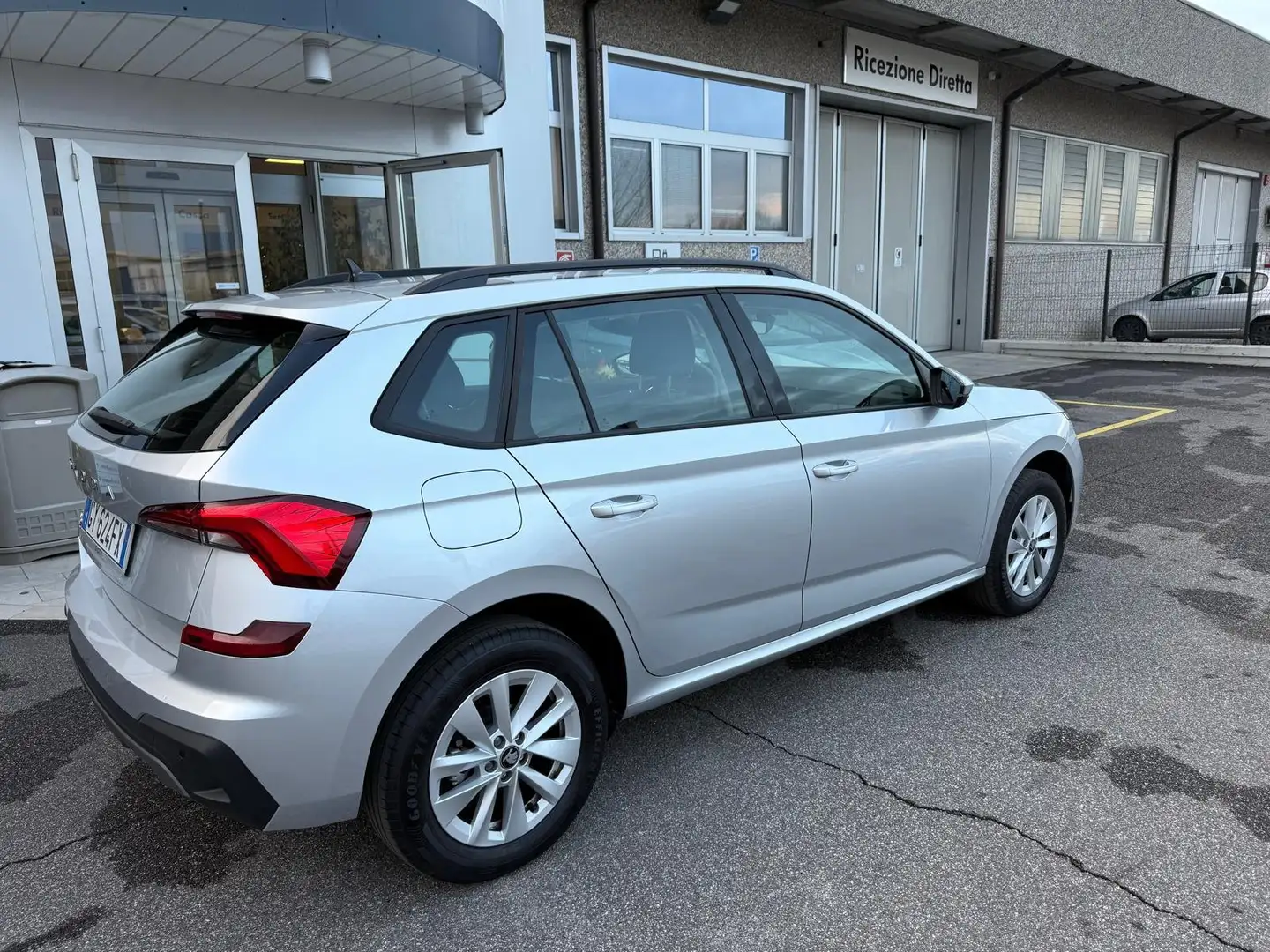Skoda Kamiq Kamiq 2024 1.0 tsi Selection 95cv Plateado - 2