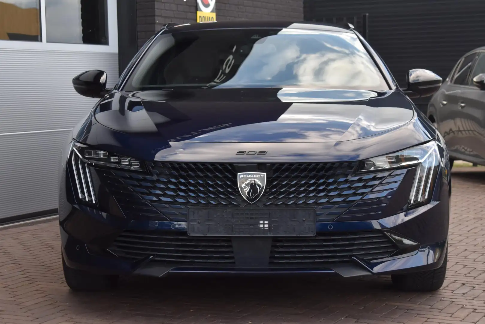 Peugeot 508 SW 1.2 PureTech 130PK Automaat Allure | LED | Navi Blauw - 2