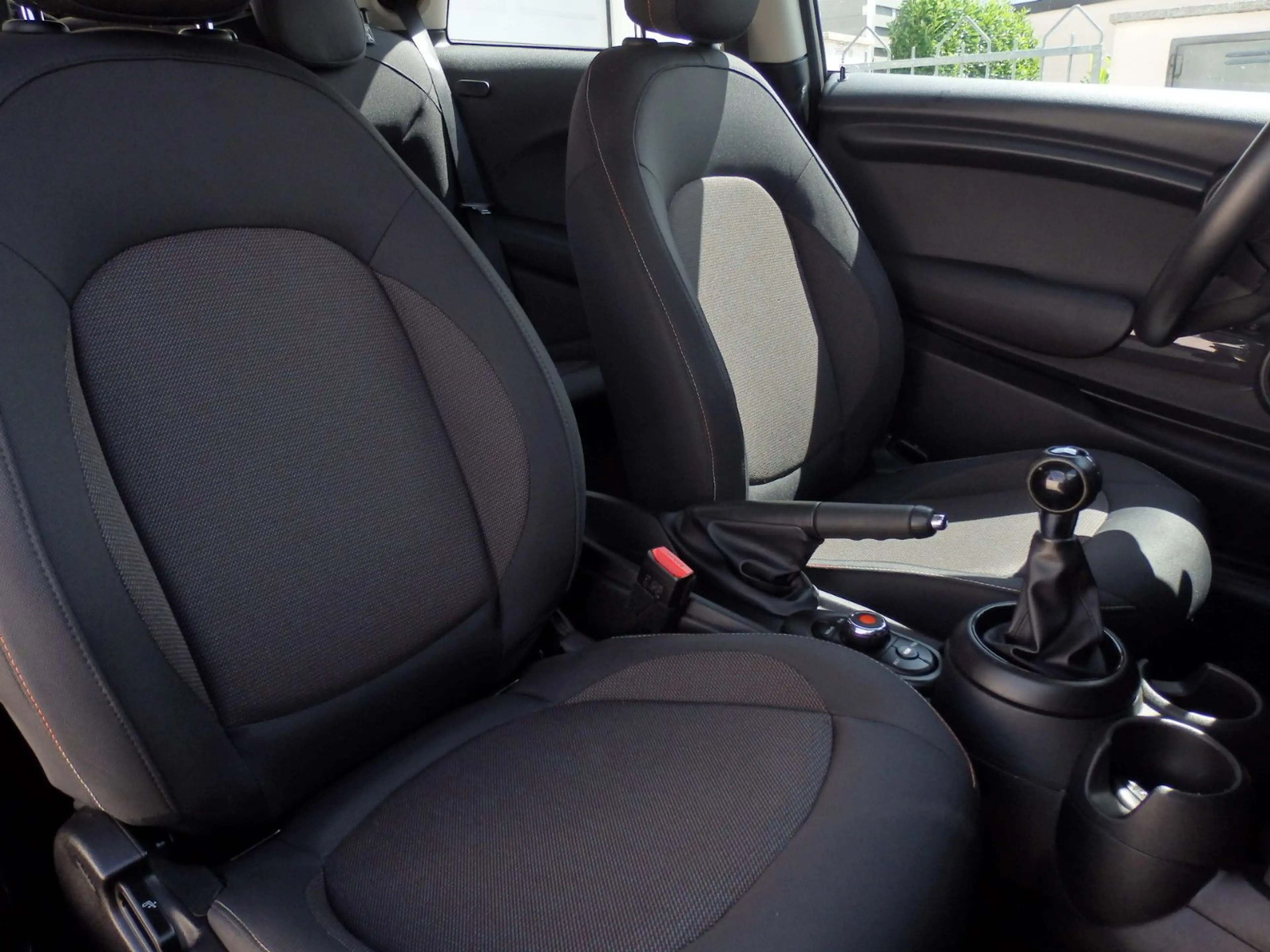 MINI One One Essential Trim LED Klima 16"Alu Sportlenkrad — photo 6