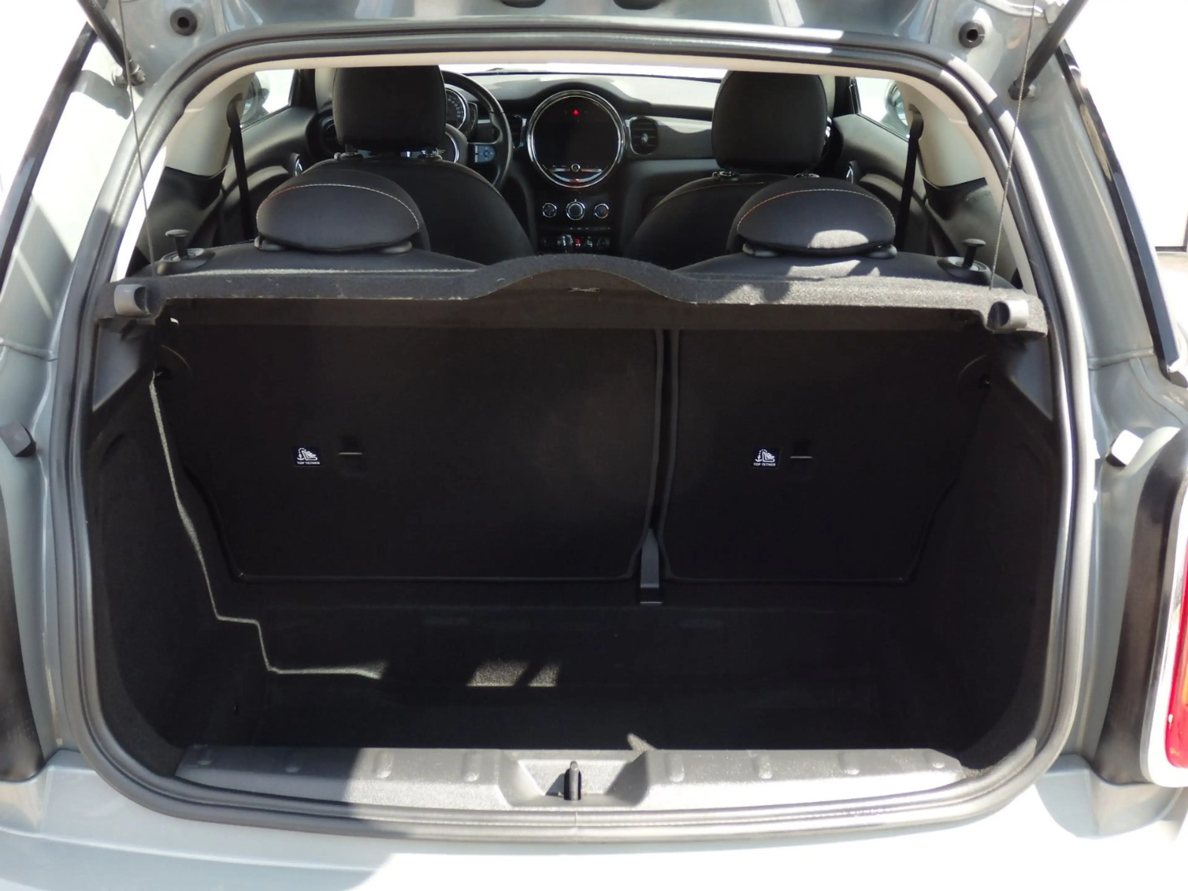 MINI One One Essential Trim LED Klima 16"Alu Sportlenkrad — photo 10