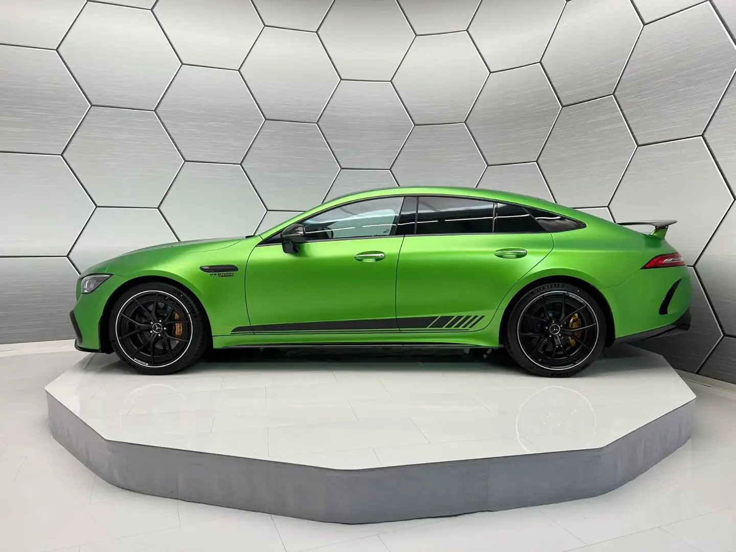 Mercedes-Benz AMG GT 63 S E Performance Special Edition Green - 2