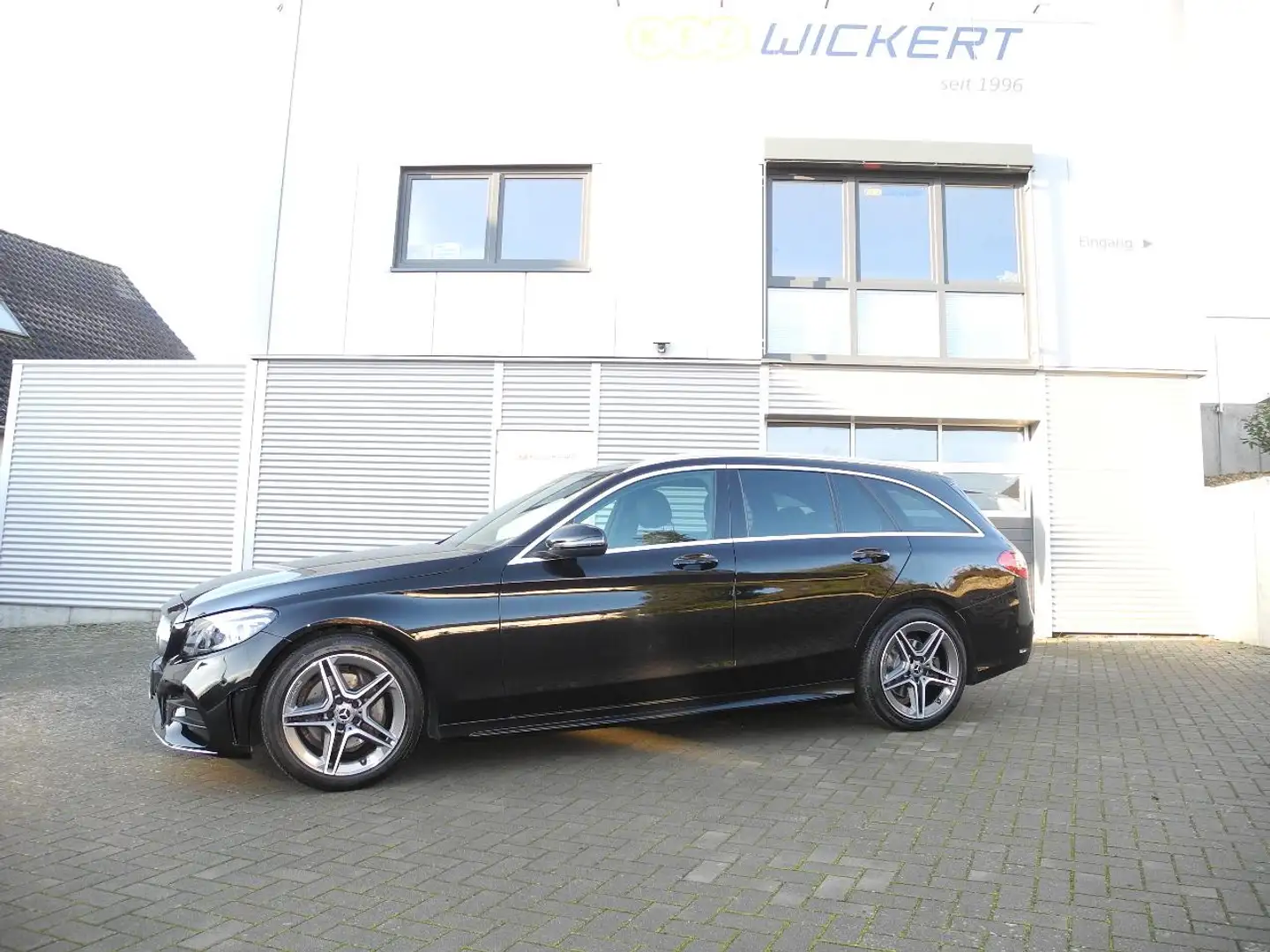 Mercedes-Benz C 200 T AMG-Line *Pano*AHK* Multibeam*Comand* Schwarz - 2