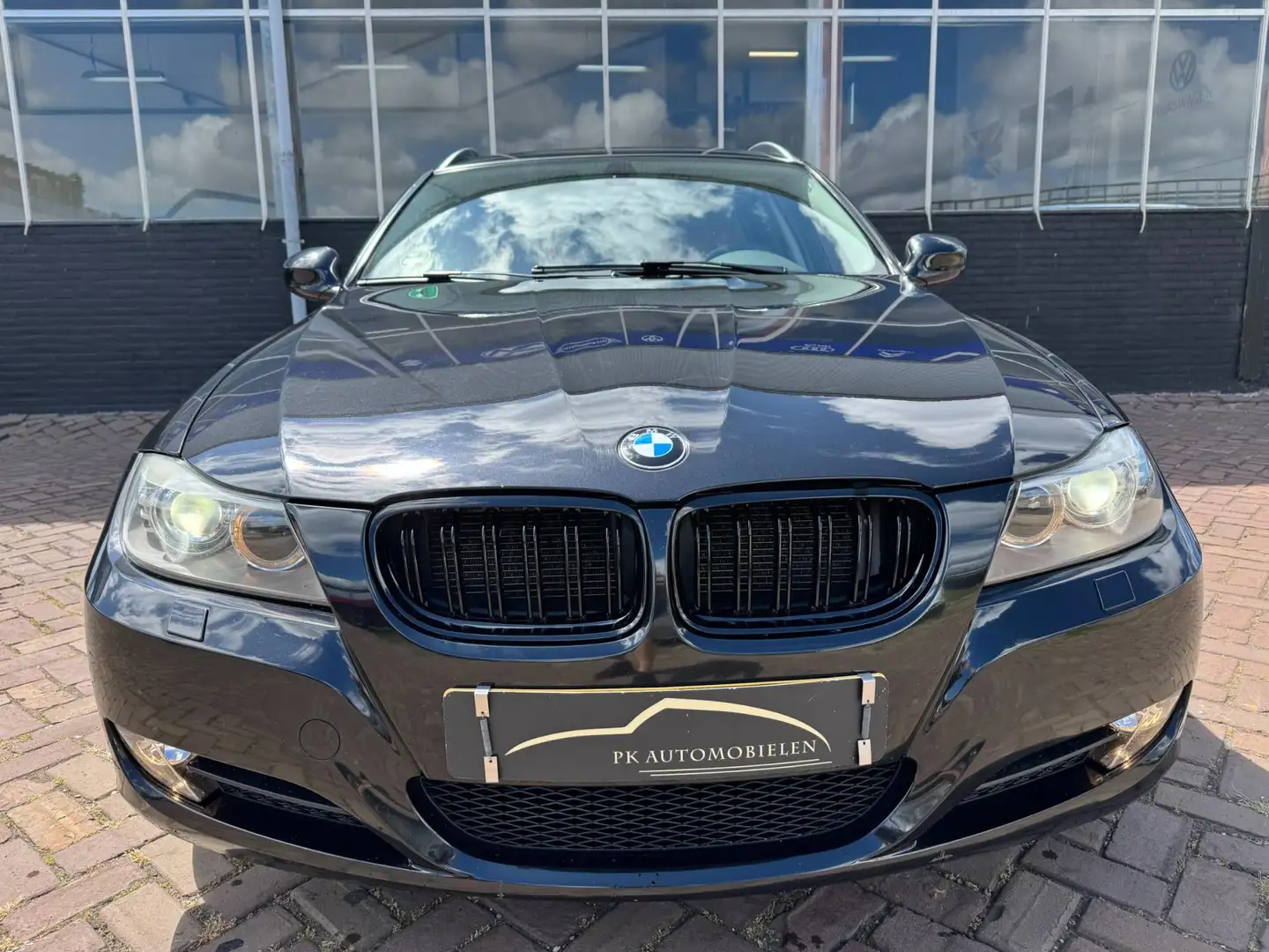 BMW 318 3-serie Touring 318i Corporate Lease Luxury Line * Zwart - 2