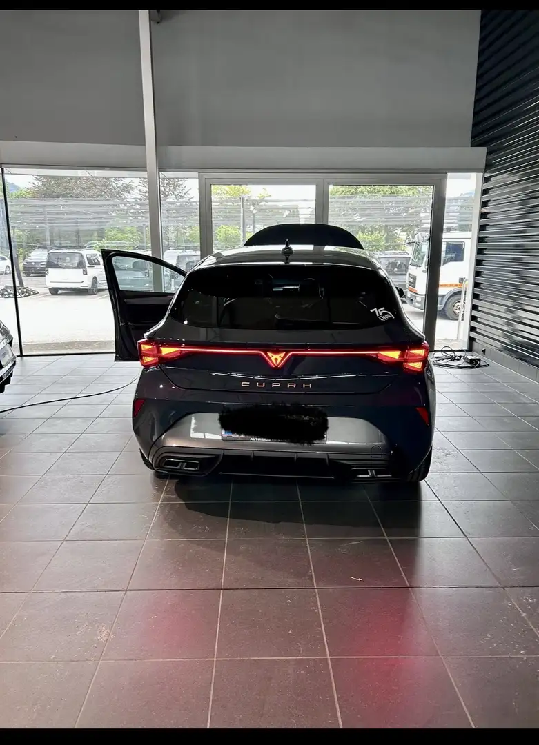 CUPRA Leon 1.5 TSI 150 PS ACT Blau - 2