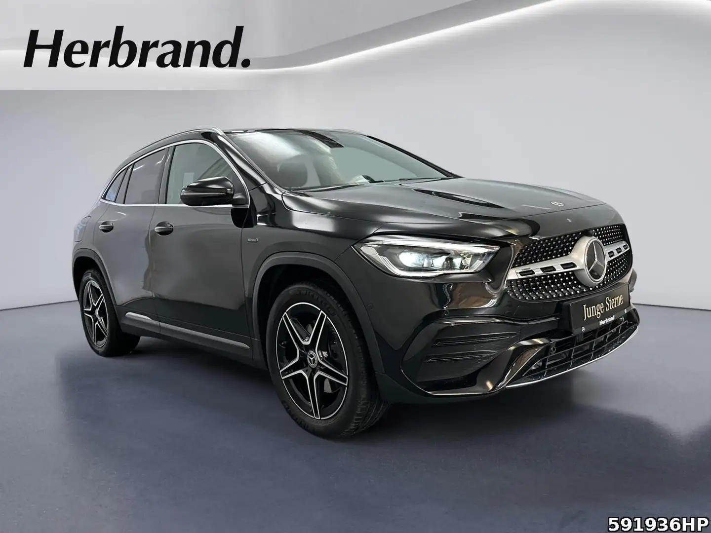 Mercedes-Benz GLA 250 e AMG  *AHK Multibeam HUD Distronic 360° Schwarz - 2