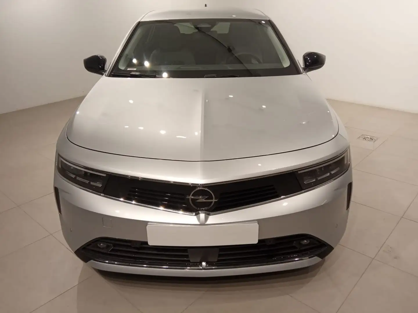 Opel Astra 1.2T XHT S/S Edition 130 Gris - 2