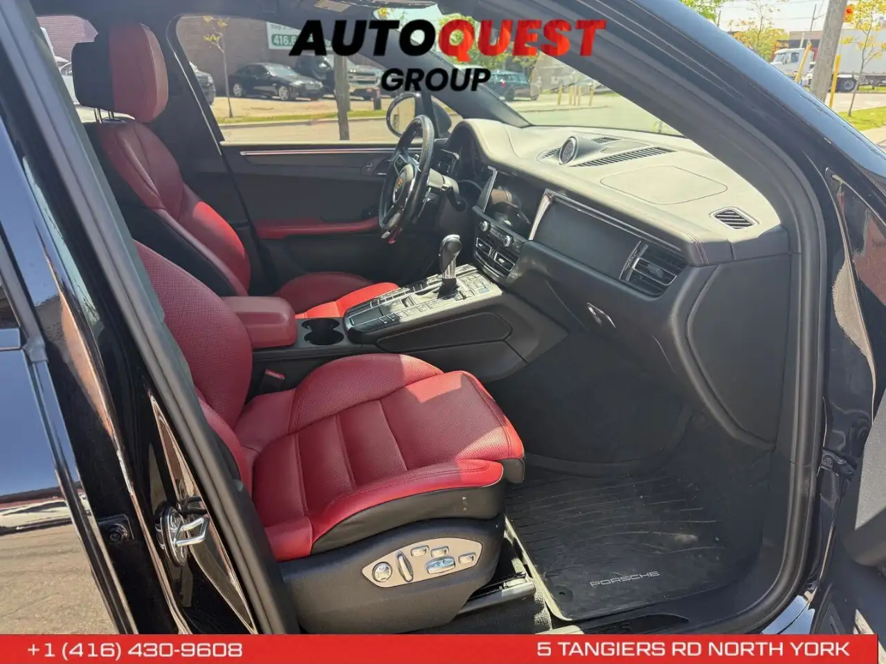 Porsche Macan photo Porsche Macan