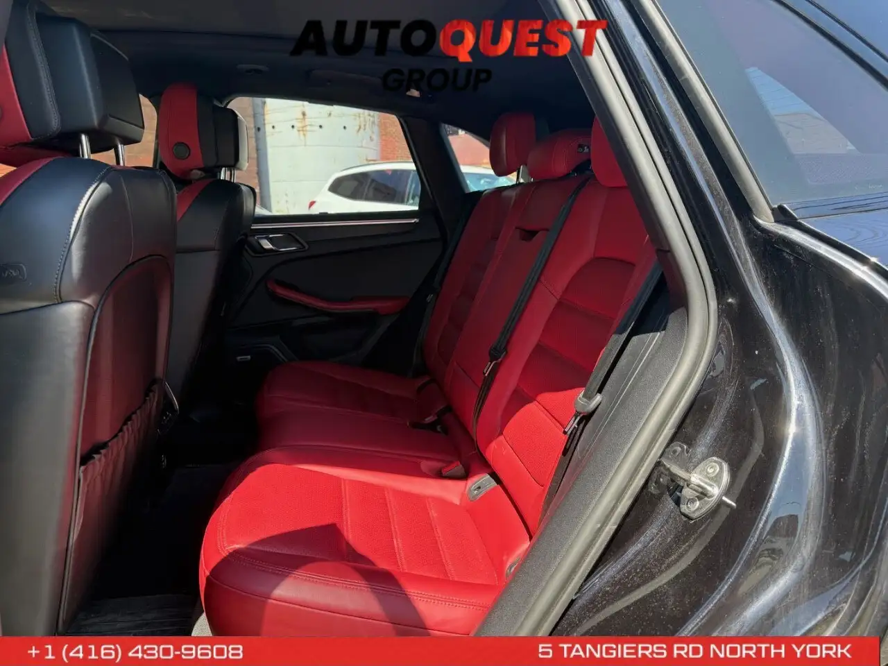 Porsche Macan photo Porsche Macan