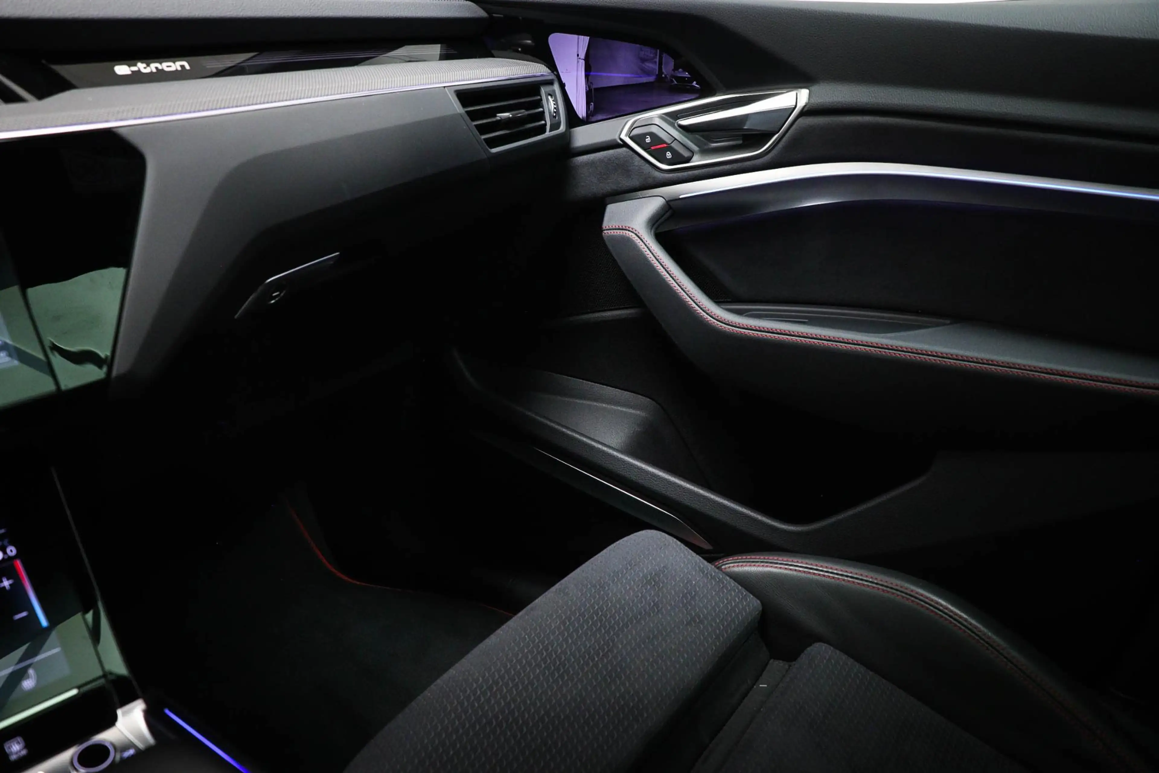 Audi Q8 e-tron Sportback 55 quattro Edition 115 kWh | Panoramadak — photo 40