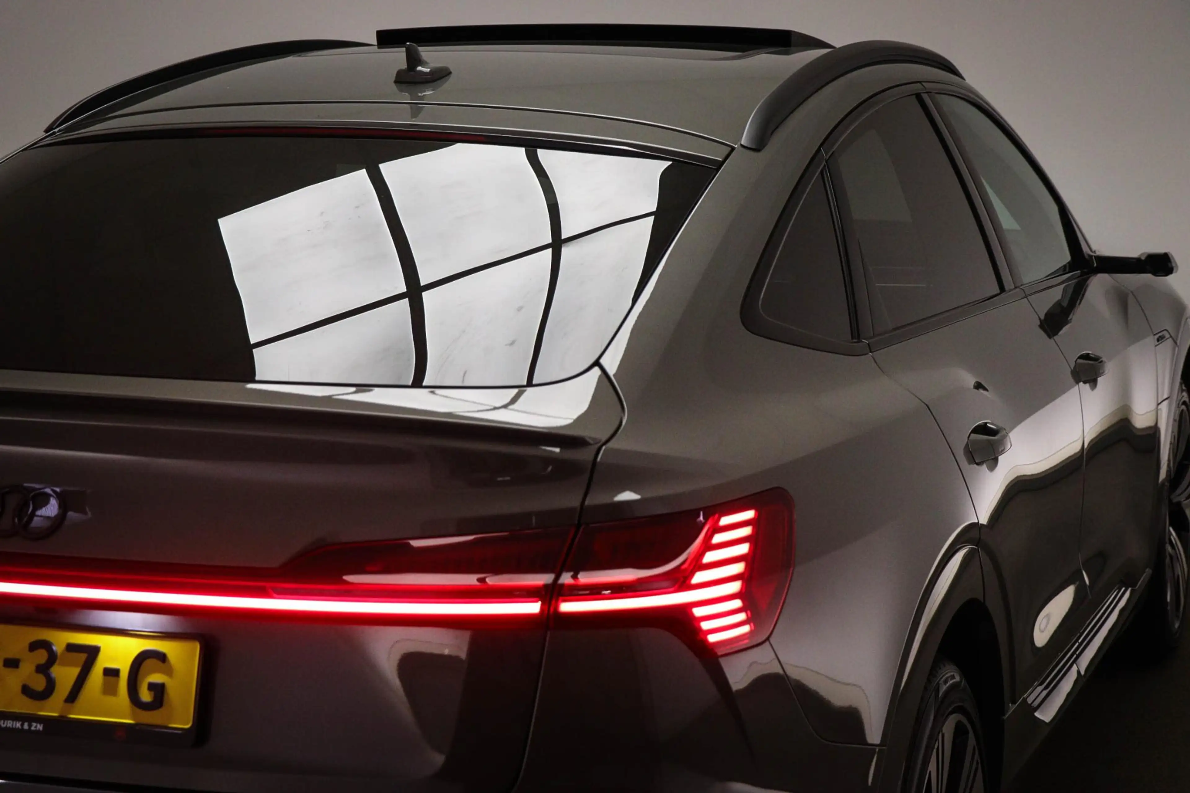 Audi Q8 e-tron Sportback 55 quattro Edition 115 kWh | Panoramadak — photo 28