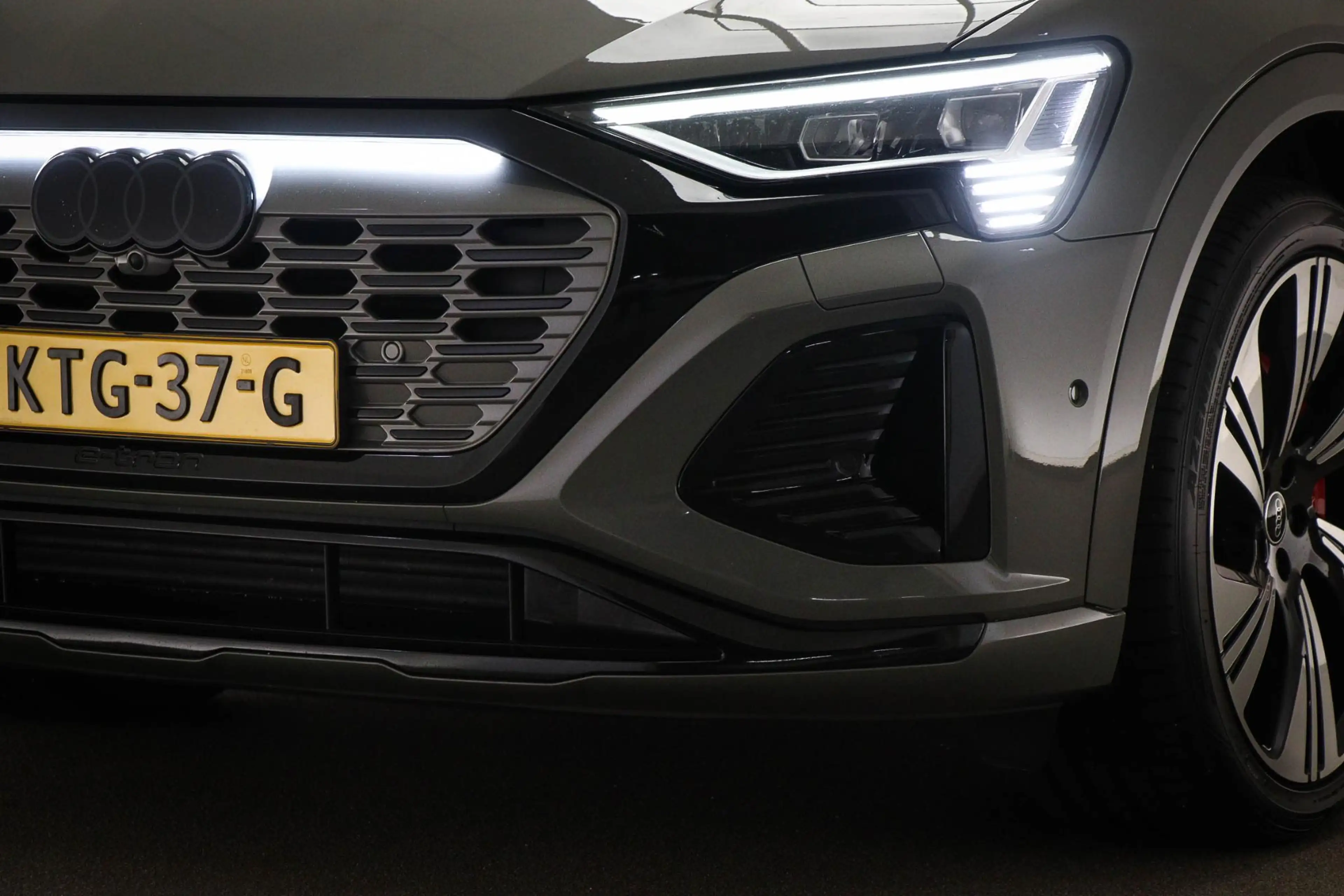 Audi Q8 e-tron Sportback 55 quattro Edition 115 kWh | Panoramadak — photo 23