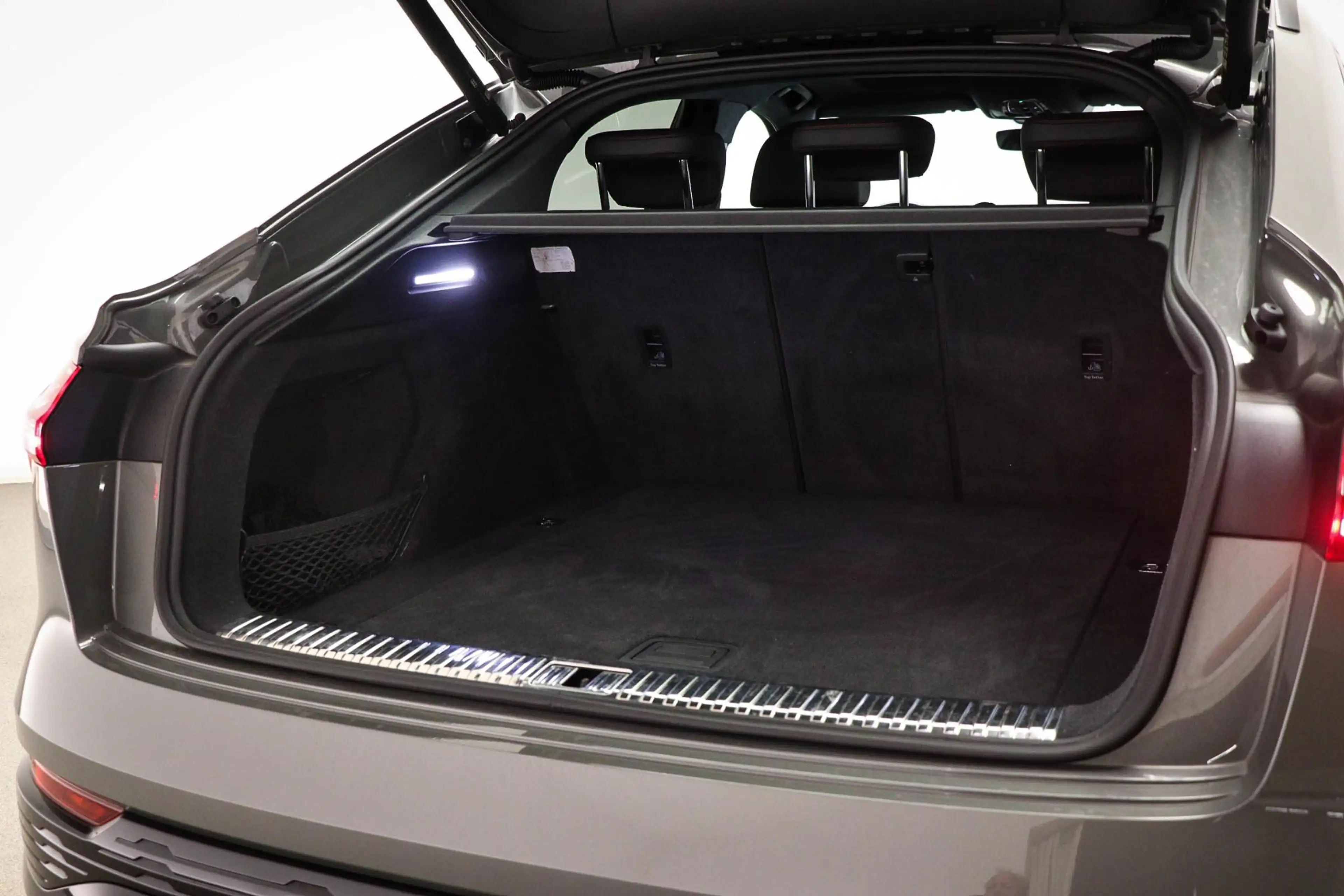 Audi Q8 e-tron Sportback 55 quattro Edition 115 kWh | Panoramadak — photo 19