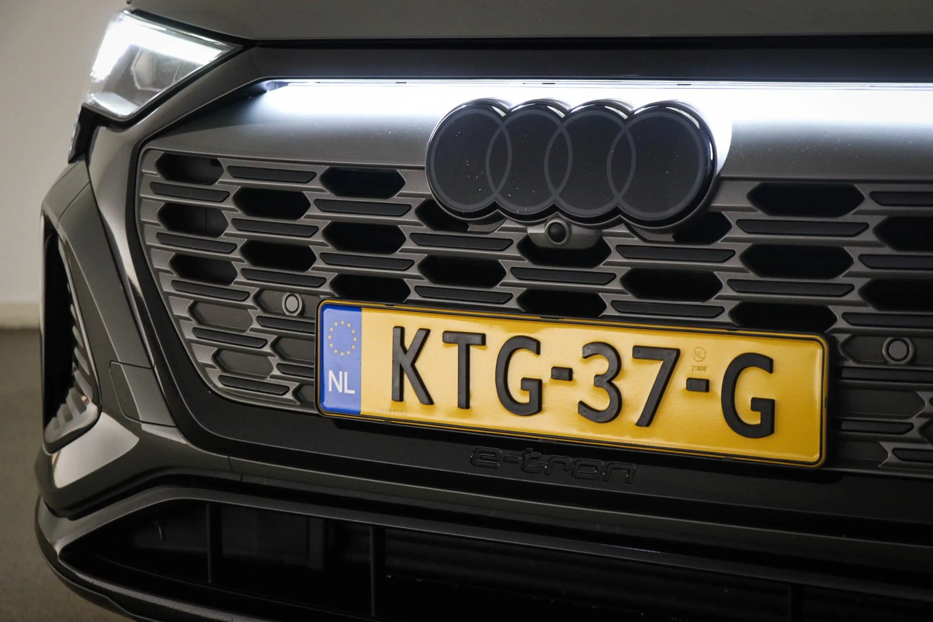 Audi Q8 e-tron Sportback 55 quattro Edition 115 kWh | Panoramadak — photo 8