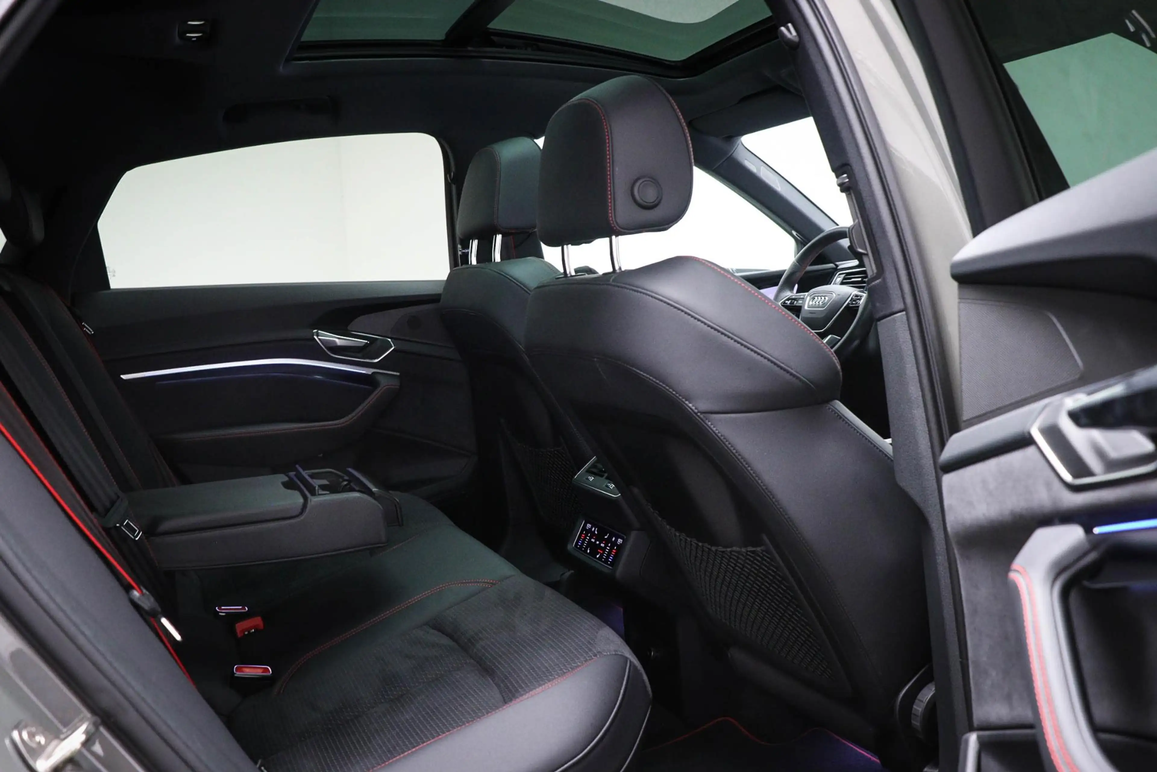 Audi Q8 e-tron Sportback 55 quattro Edition 115 kWh | Panoramadak — photo 17