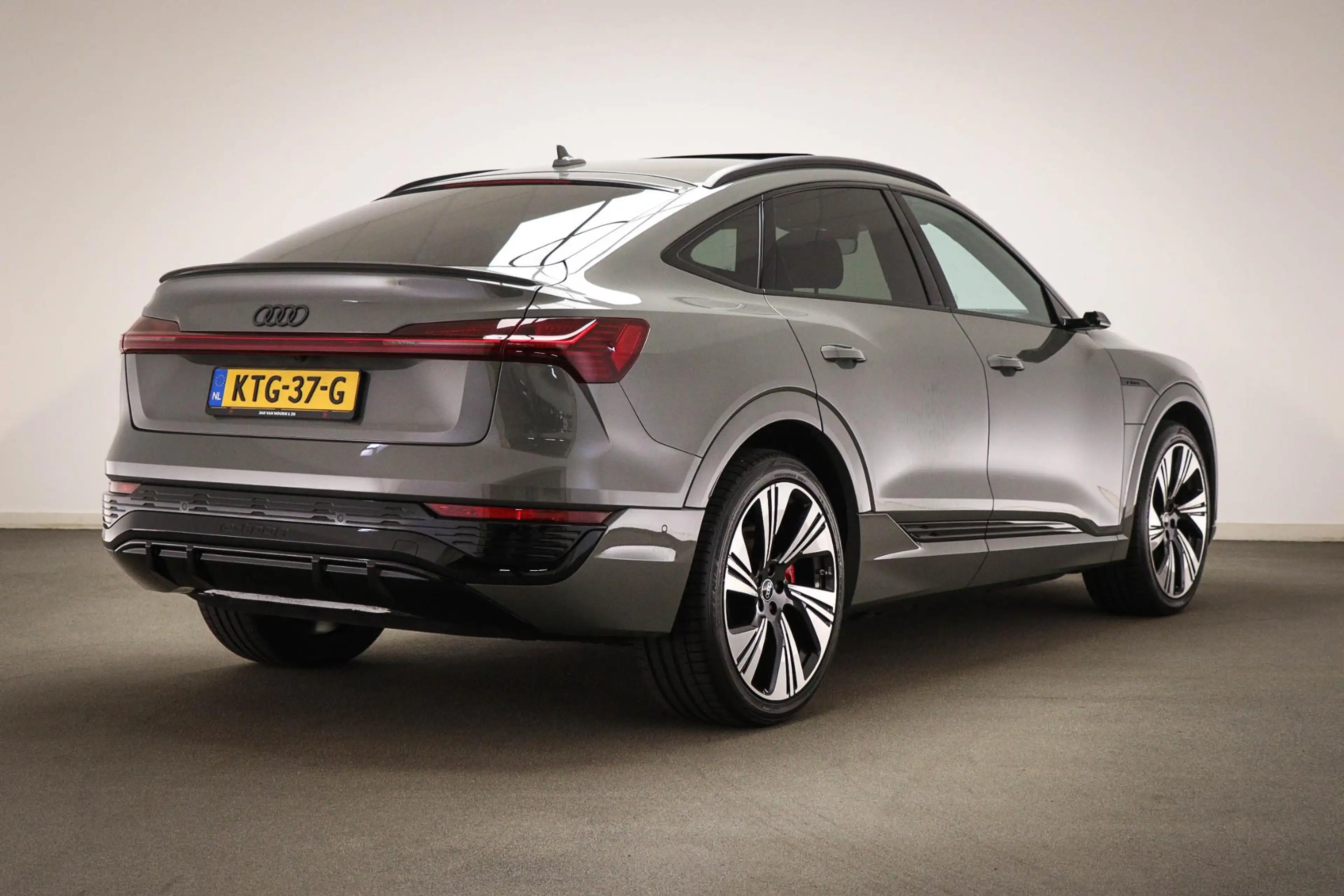 Audi Q8 e-tron Sportback 55 quattro Edition 115 kWh | Panoramadak — photo 2