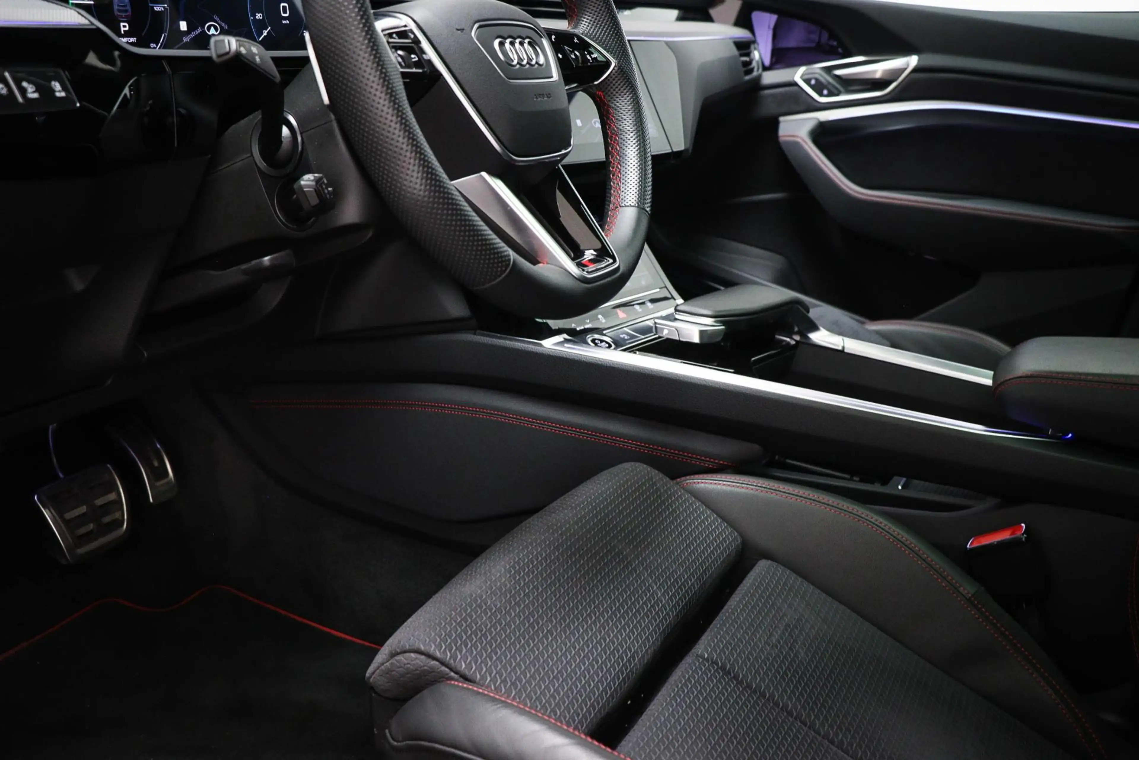 Audi Q8 e-tron Sportback 55 quattro Edition 115 kWh | Panoramadak — photo 35