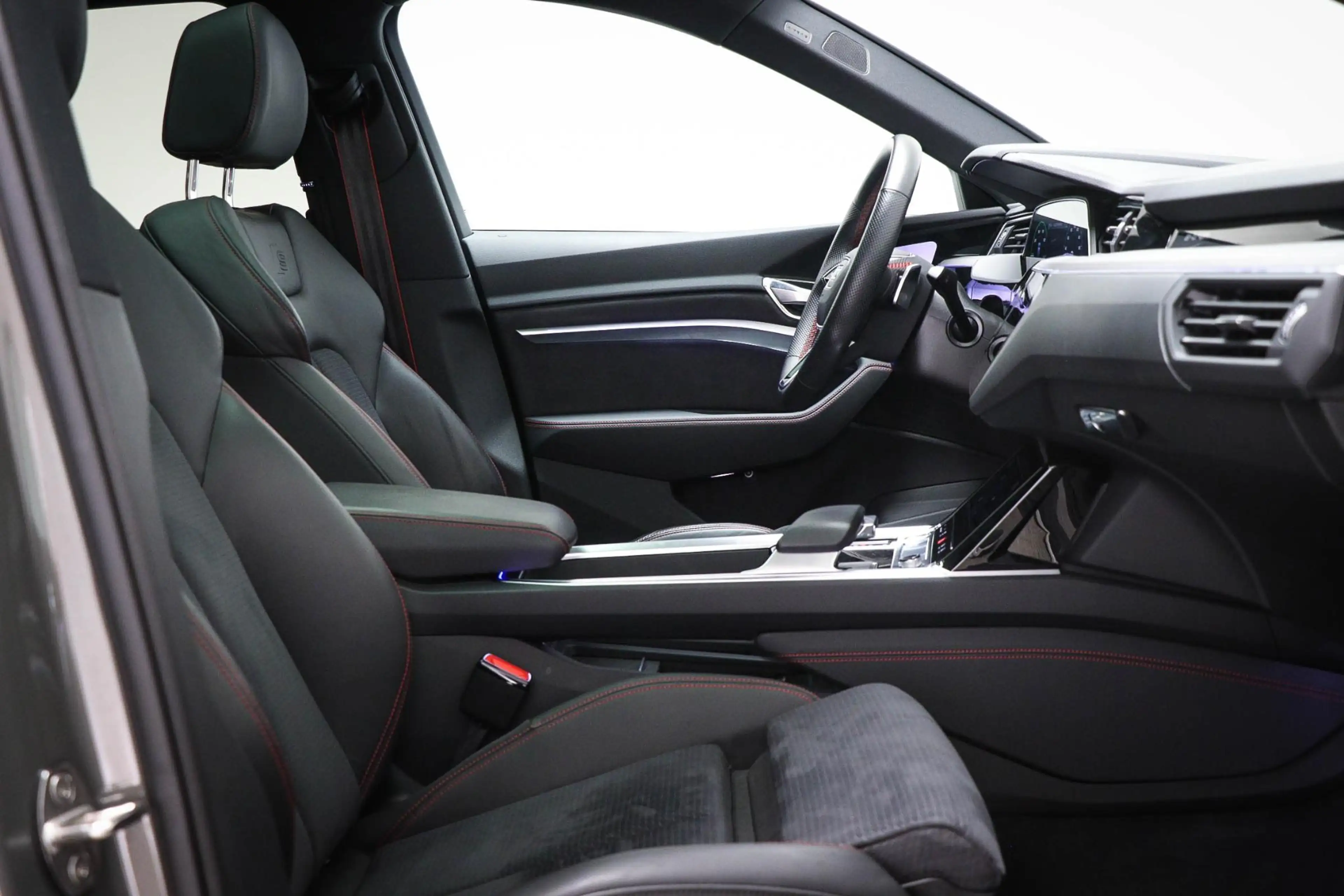 Audi Q8 e-tron Sportback 55 quattro Edition 115 kWh | Panoramadak — photo 14