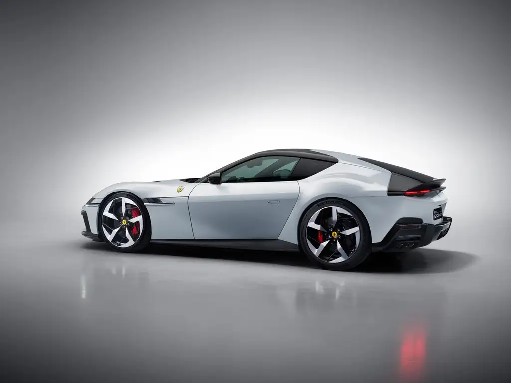 Ferrari 12Cilindri 2026 из Европы — купить под ключ