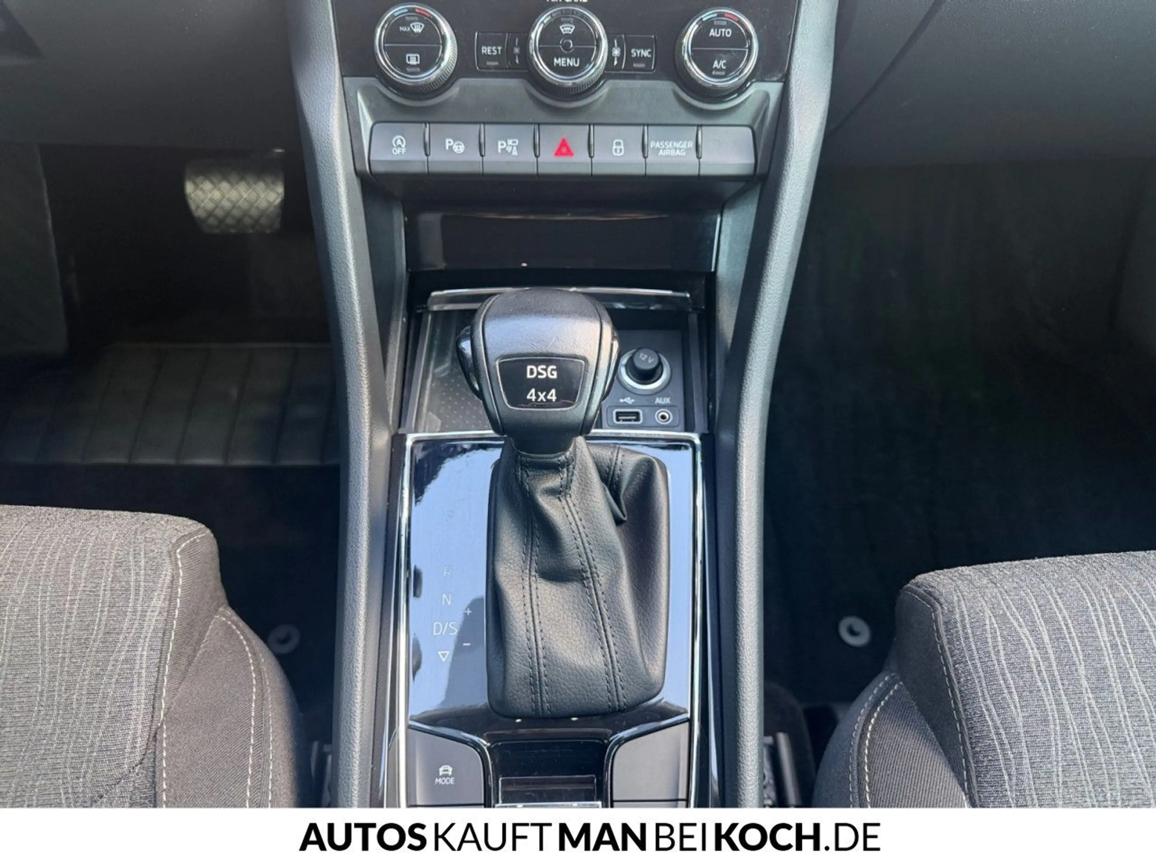 Skoda Kodiaq 2.0 TSI DSG Style 4x4 AHK NAVI LED Klima — photo 11