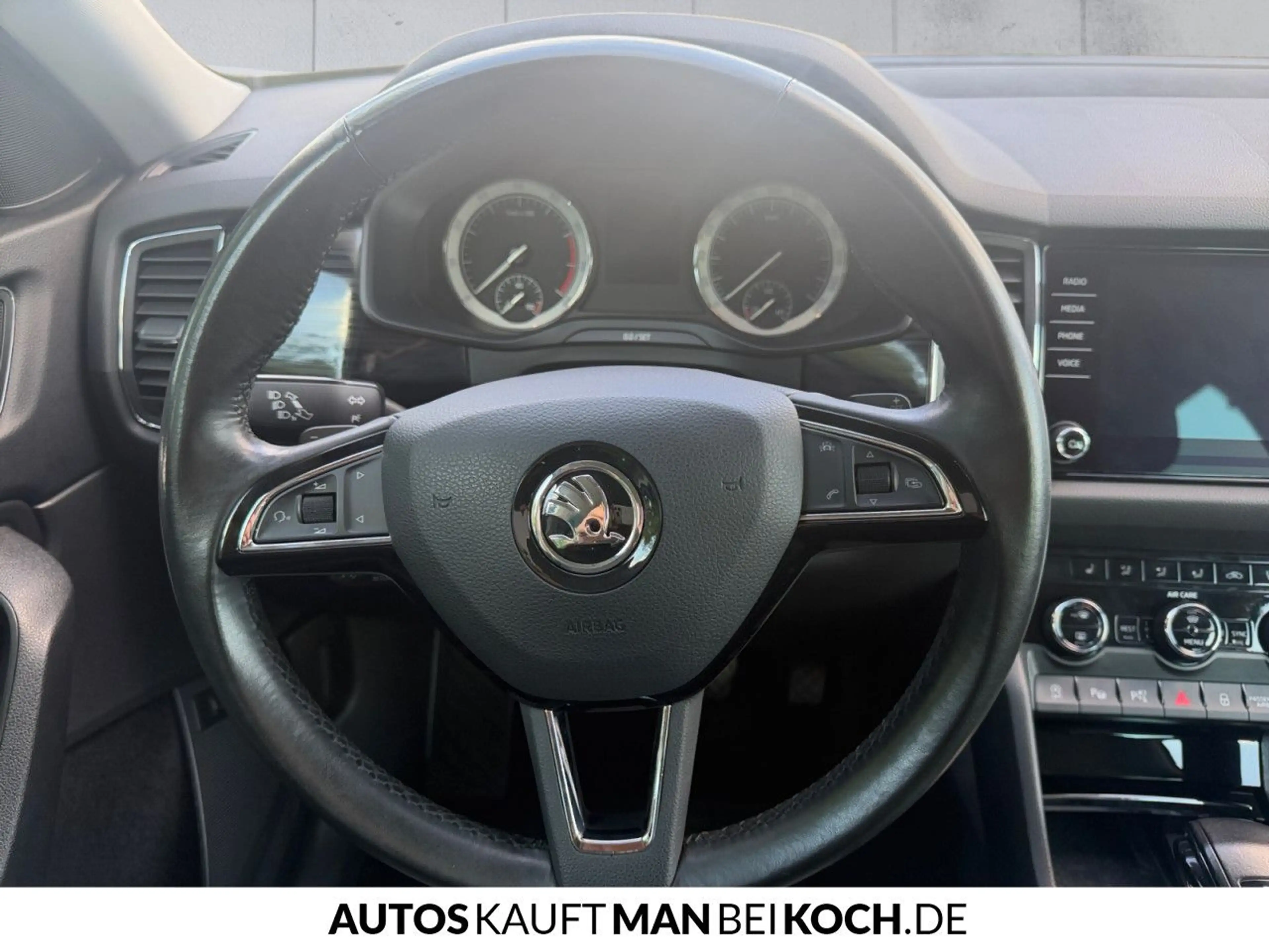 Skoda Kodiaq 2.0 TSI DSG Style 4x4 AHK NAVI LED Klima — photo 10