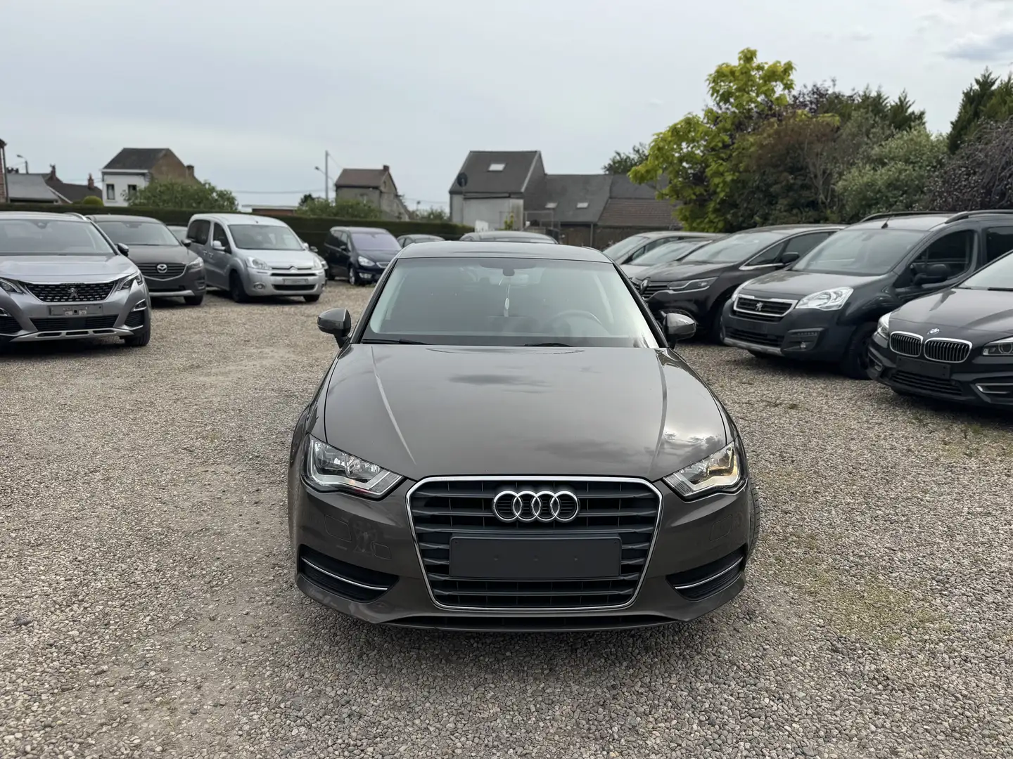 Audi A3 Sportback 1.6 TDi Attraction Gris - 1