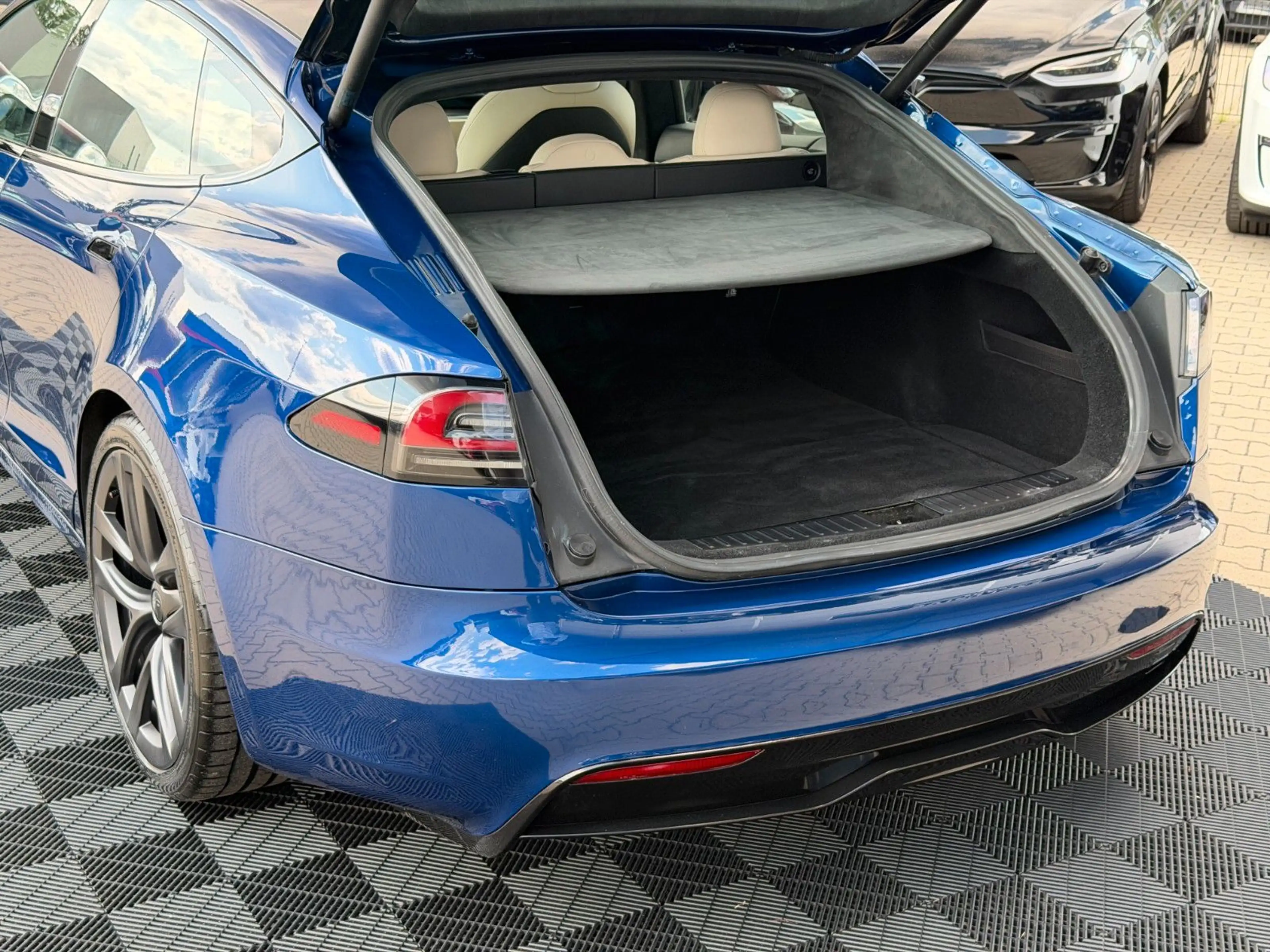 Tesla Model S MODEL S PLAID | MATRIX LED | ENHANCED AP 4 | 21" — photo 7