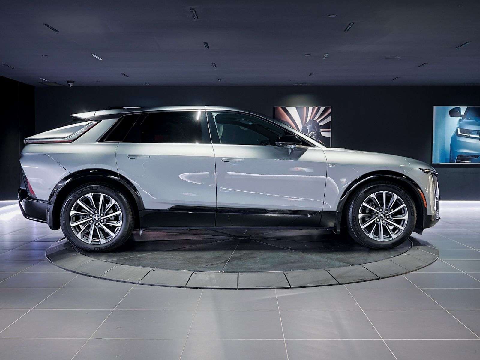 2024 Cadillac Lyriq Sport AWD w/ Panoramic Sunroof | Heated/Cooled Sea — снимка 1