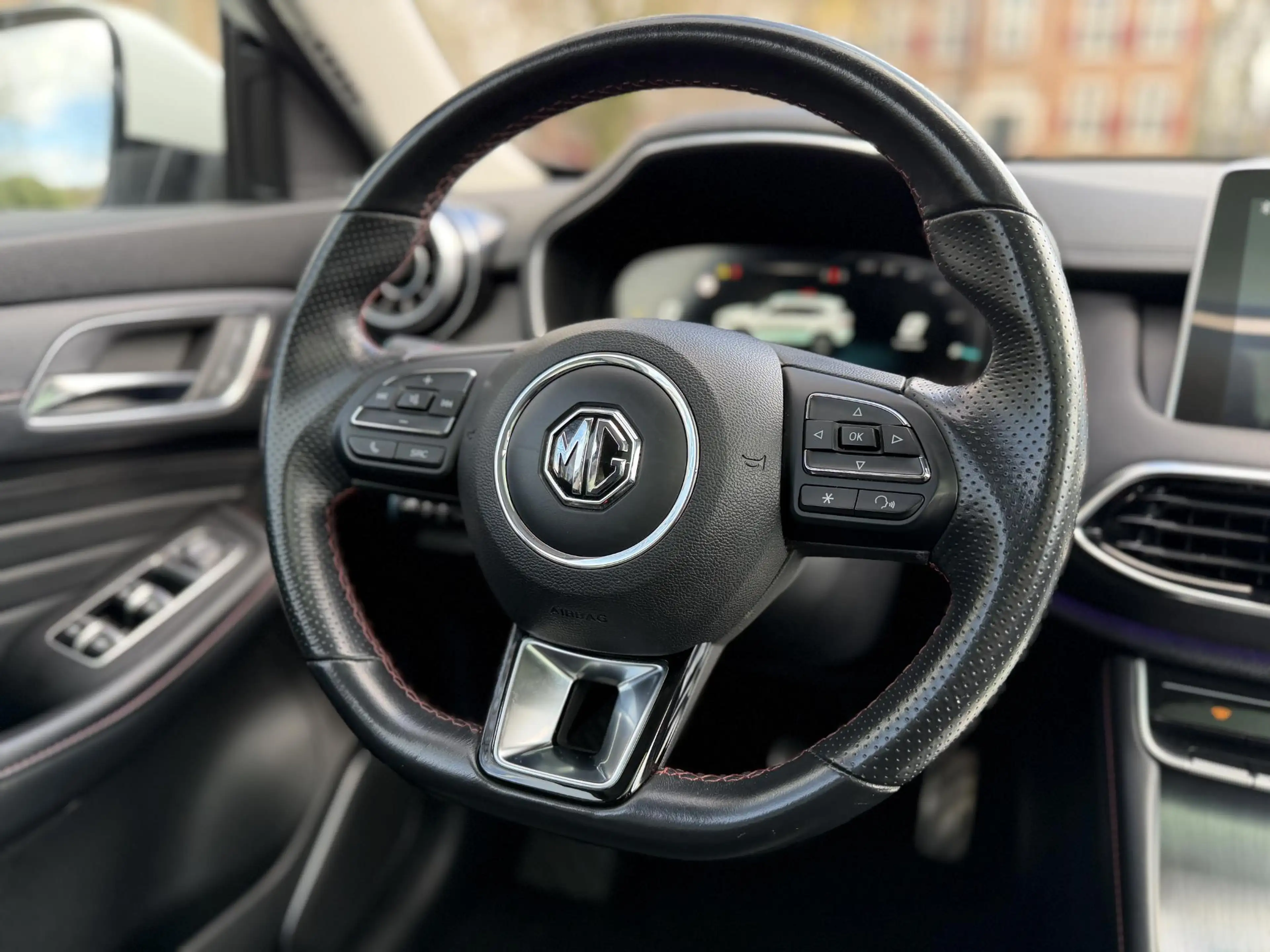 MG EHS 1.5 TGDI Luxury PHEV | Pano | Leder | 360 Camera | — photo 2