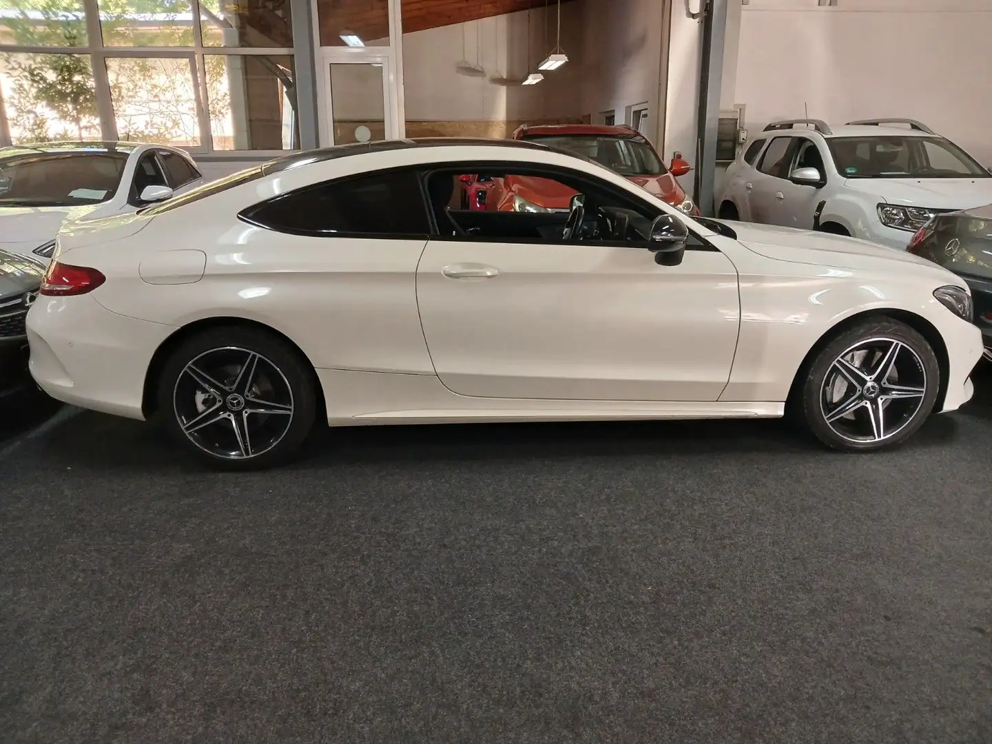 Mercedes-Benz C 400 AMG LINE PANO NAVI LED Weiß - 2