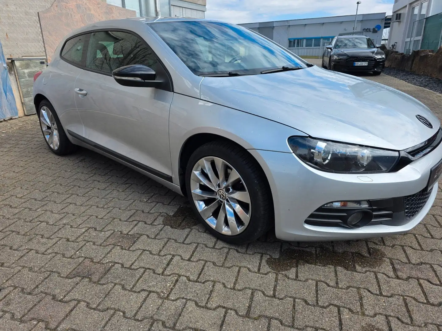 Volkswagen Scirocco 1.4 TSI 118 kW Silber - 1