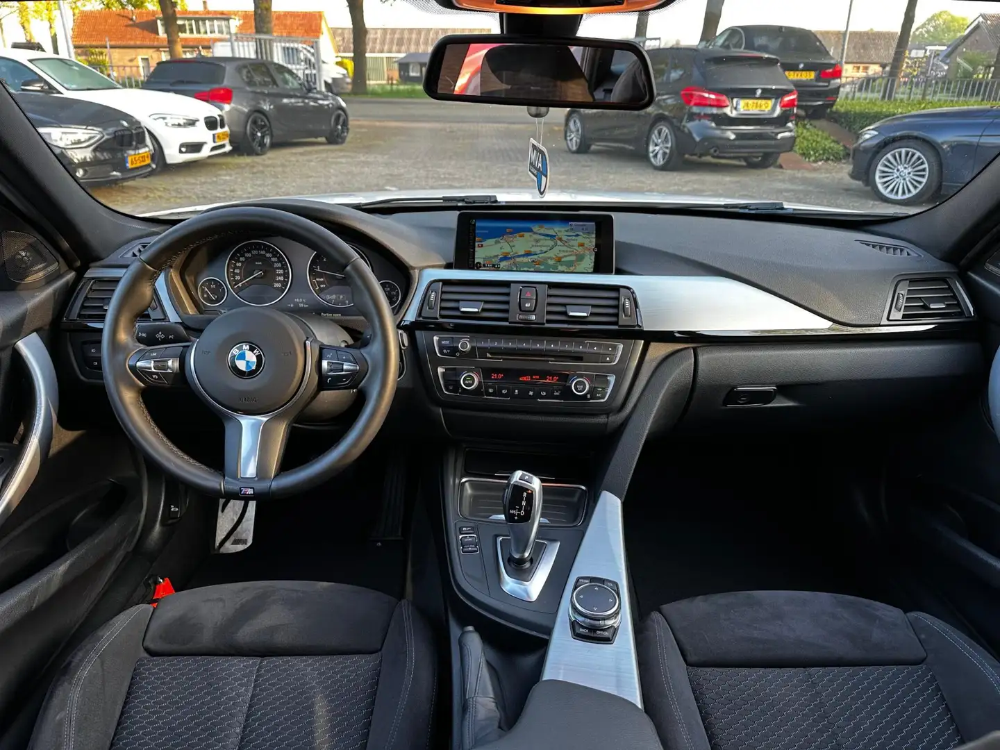 BMW 316 3-serie Touring 316i Executive M Sport|Nwe Ketting Wit - 2