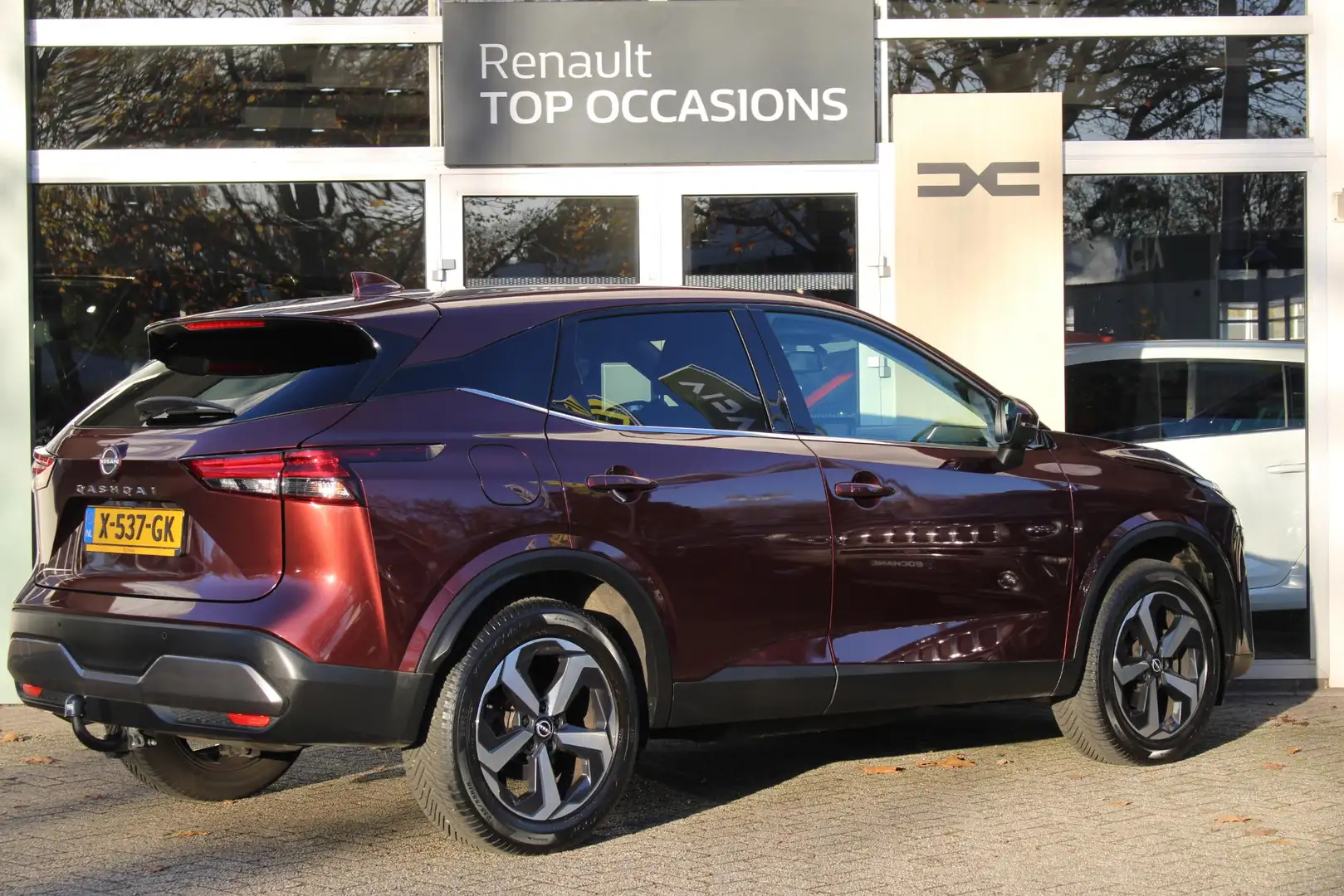 Nissan Qashqai 1.3 MHEV Xtronic N-Connecta Automaat | Trekhaak | Rouge - 2