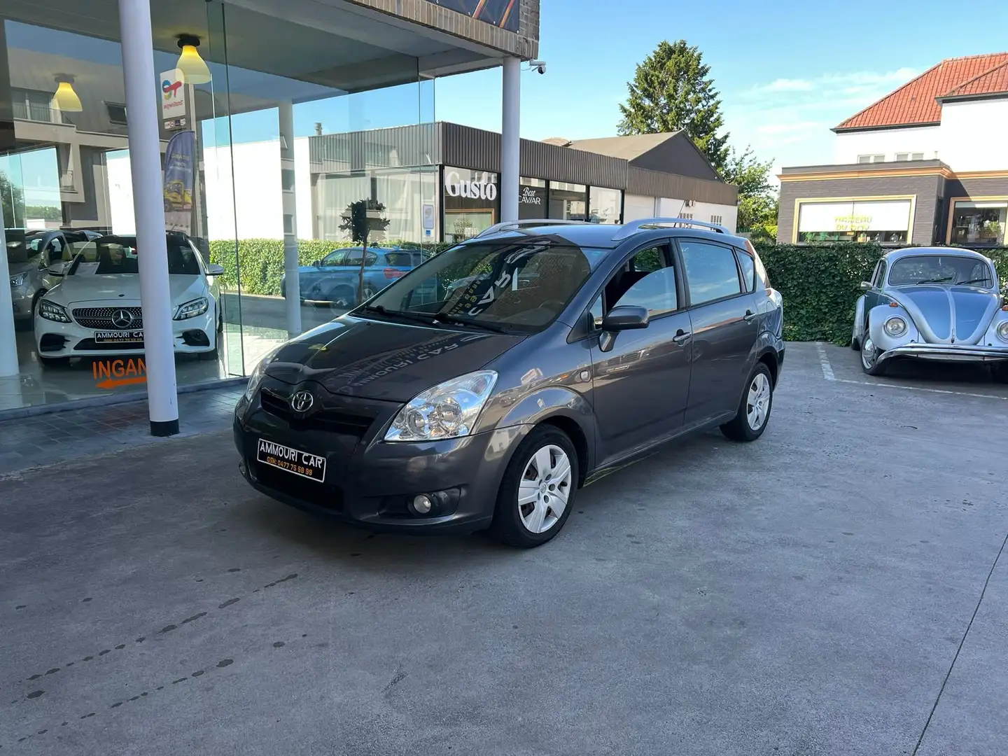 Toyota Corolla Verso Corolla Verso 2.2 D4D 16v L.Terra Tech Pack 5pl. Gris - 1