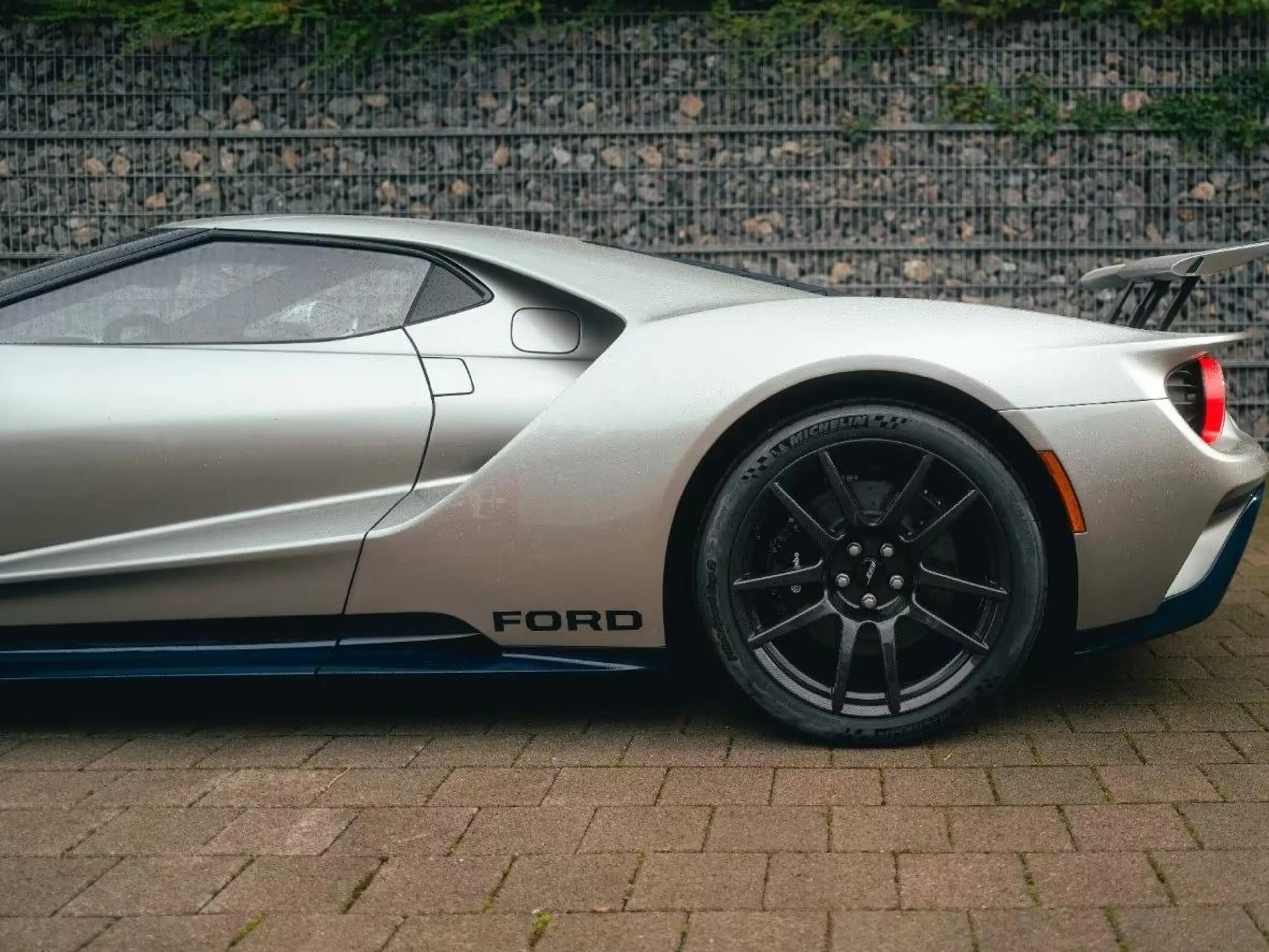 Ford GT GT LM Edition 1-of-20 — photo 13