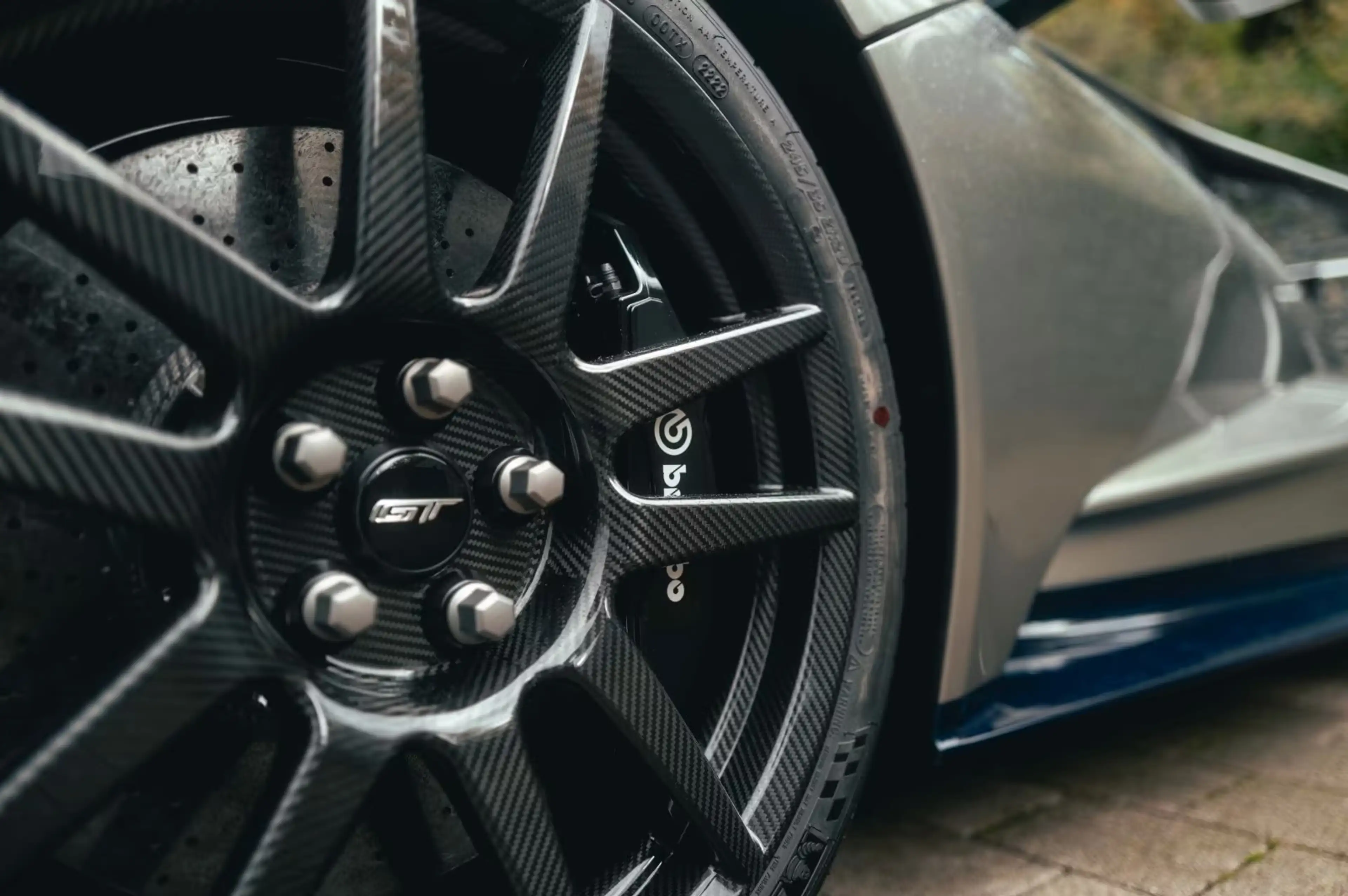 Ford GT GT LM Edition 1-of-20 — photo 11