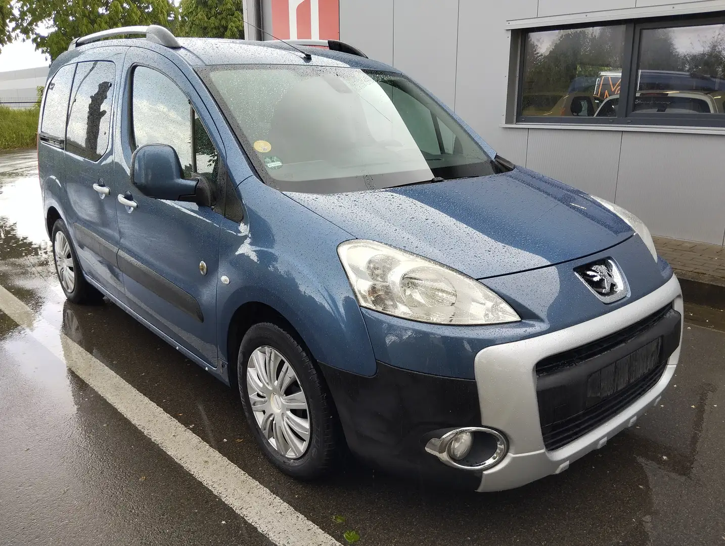 Peugeot Partner 1.6 HDi Outdoor Albastru - 2