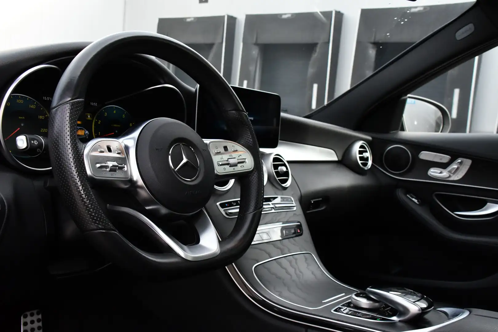 Mercedes-Benz C 300 Premium Plus PANO, Virtual, 360 Camera, Cruise, 25 Schwarz - 2