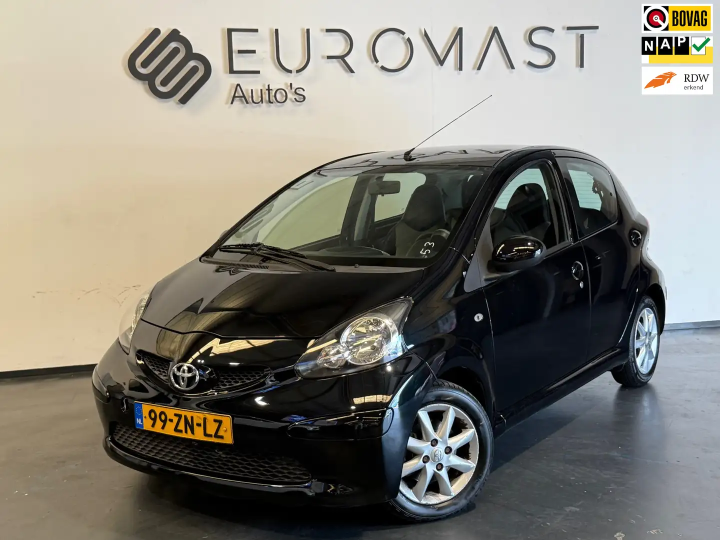 Toyota Aygo 1.0-12V + Airco Elektrische Ramen 5d Nieuwe Apk Zwart - 1