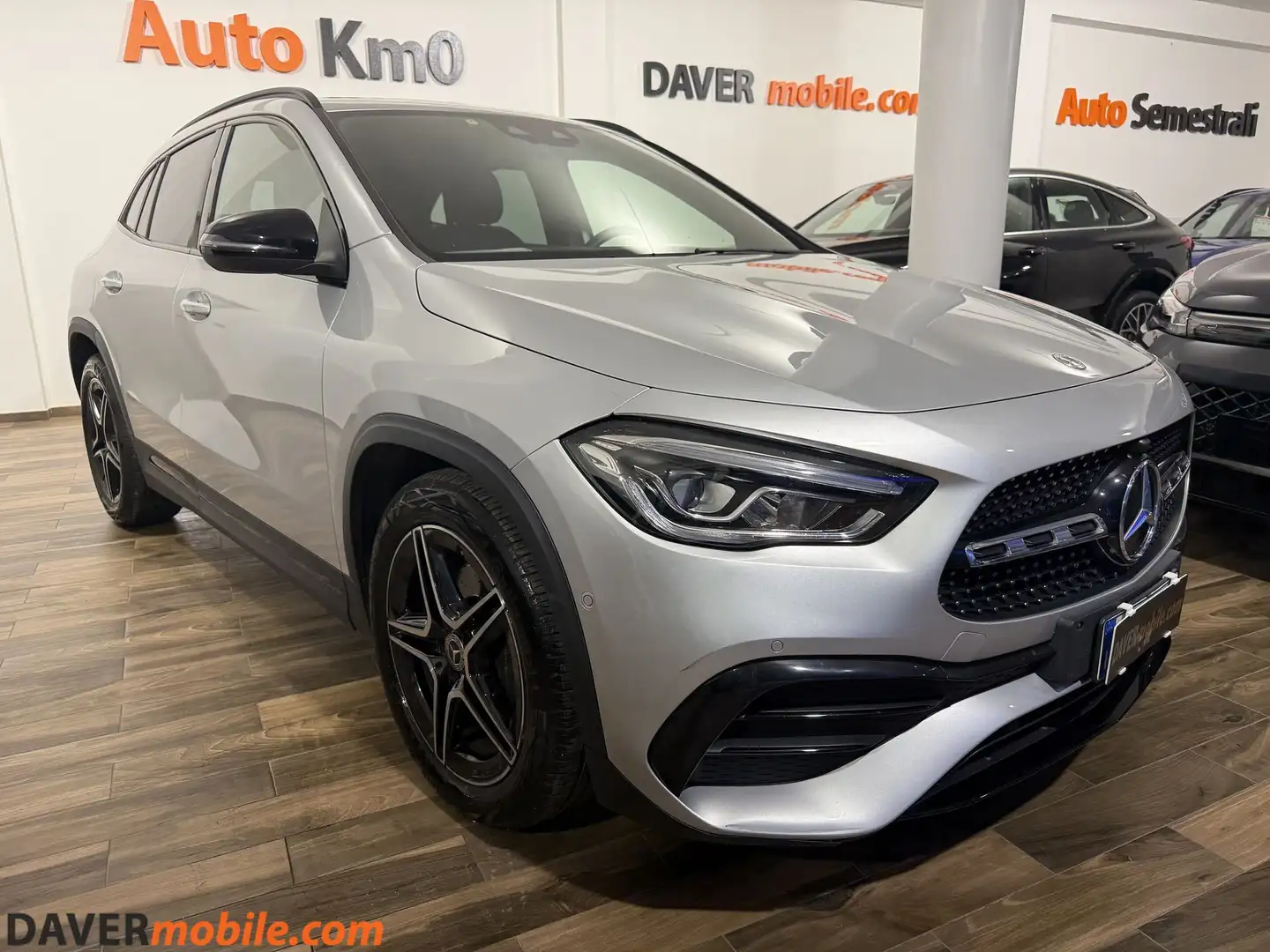 Mercedes-Benz GLA 200 GLA 200 CDI Automatic Premium Gris - 1