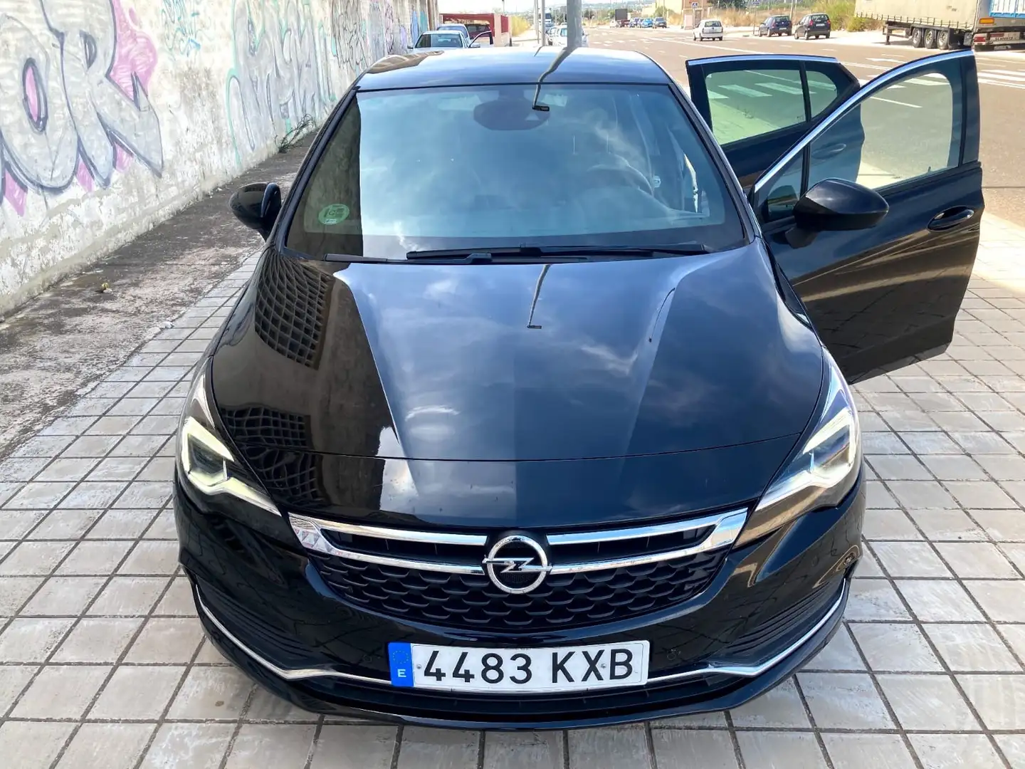 Opel Astra 1.6CDTi S/S GSi Line 136 Noir - 1