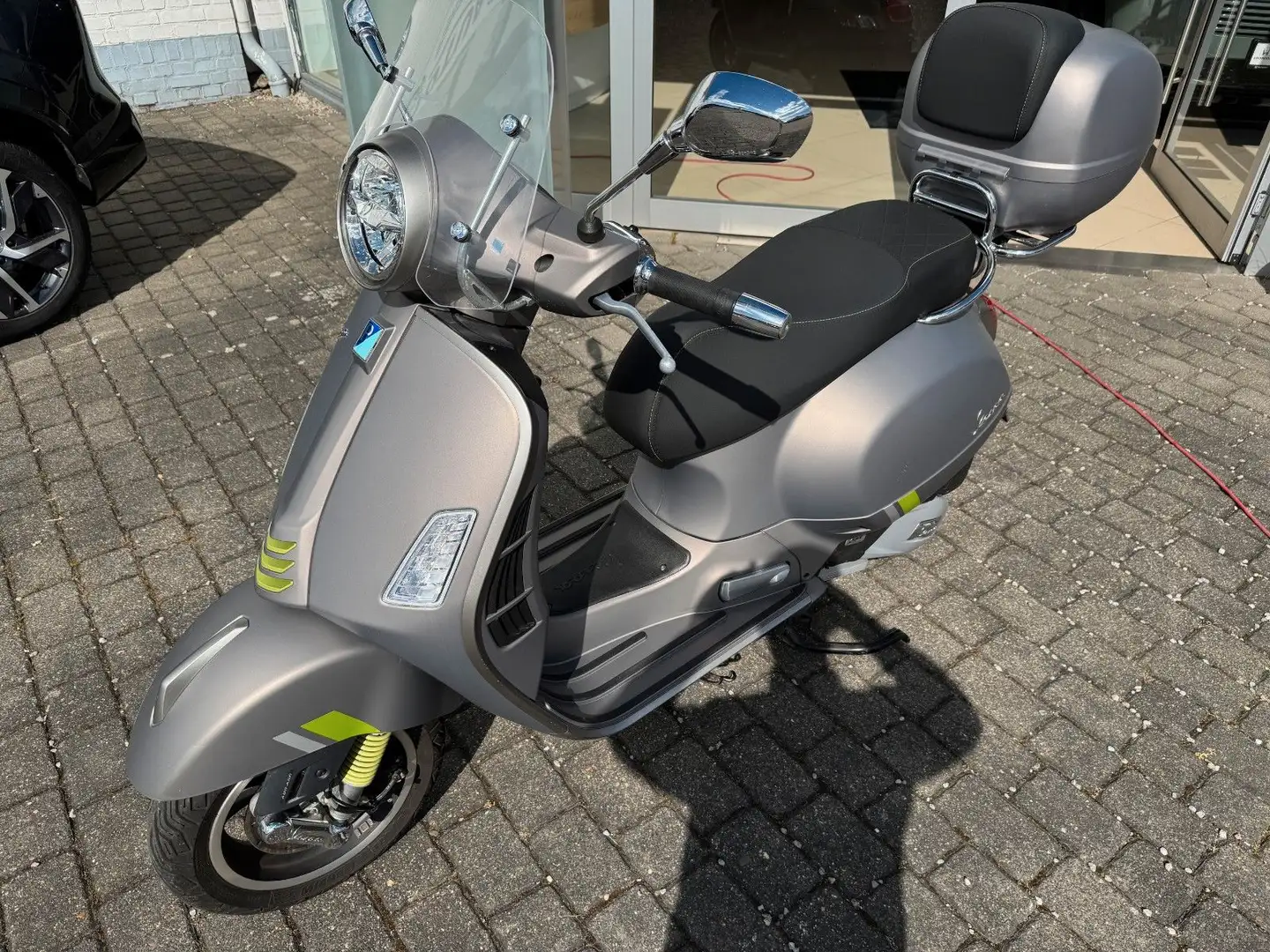 Vespa GTS 125 Supertech Top Case/Scheibe/Garantie Gri - 1