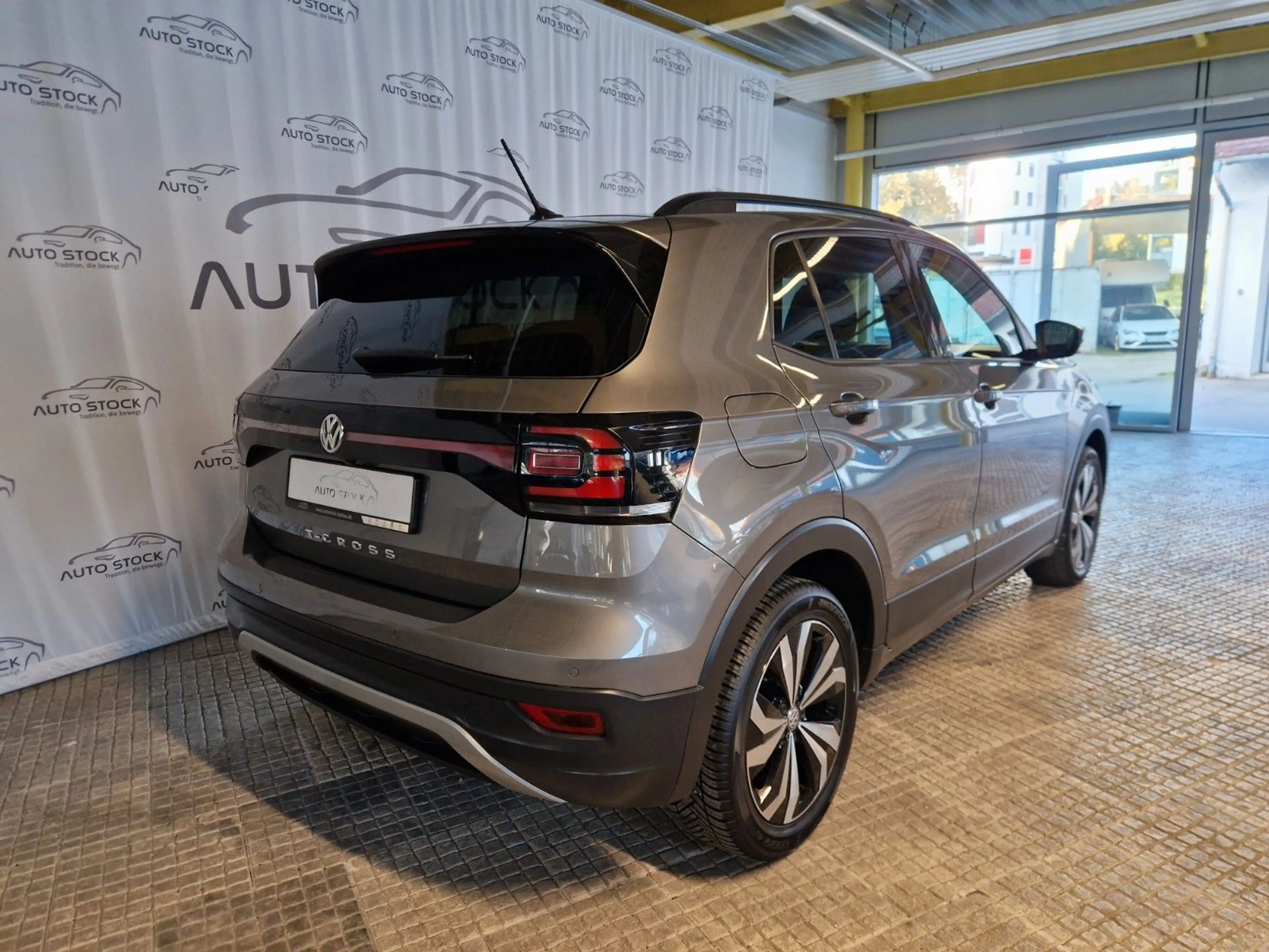 Volkswagen T-Cross 1.0 TSI DSG Life PDC LED Navi Sitzheiz. — photo 5
