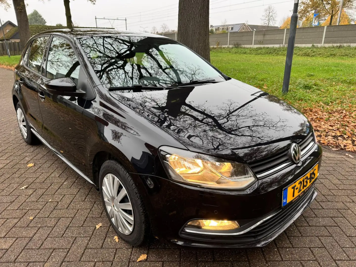 Volkswagen Polo 1.2 TSI Comfortline 2016 5DRS NIEUWE APK Zwart - 1