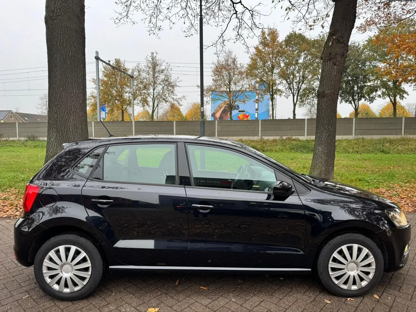 Volkswagen Polo 1.2 TSI Comfortline 2016 5DRS NIEUWE APK Zwart - 2