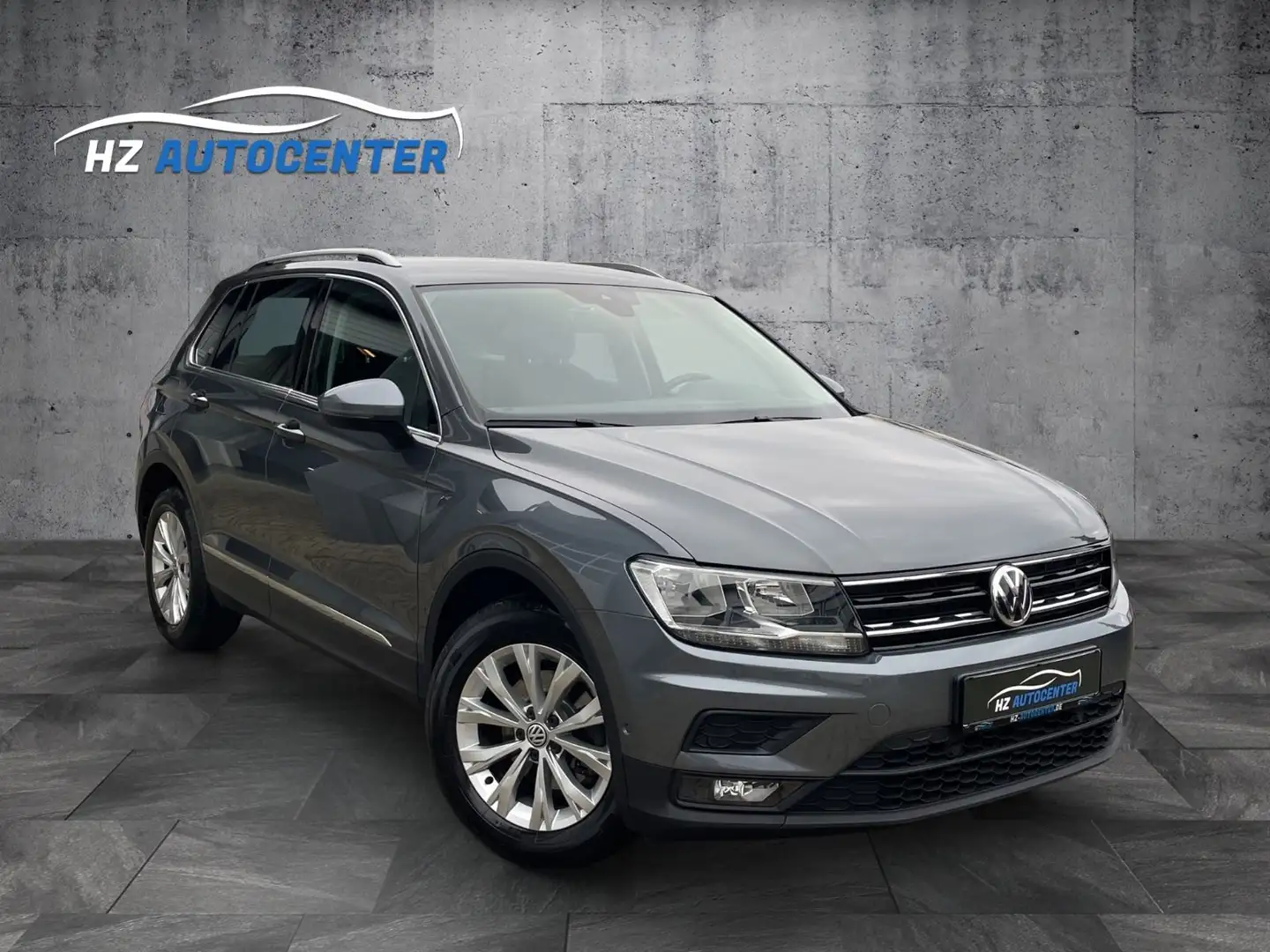Volkswagen Tiguan Comfortline BMT 2.0 TDI*NAVI*APPLE*KAMERA Grau - 1